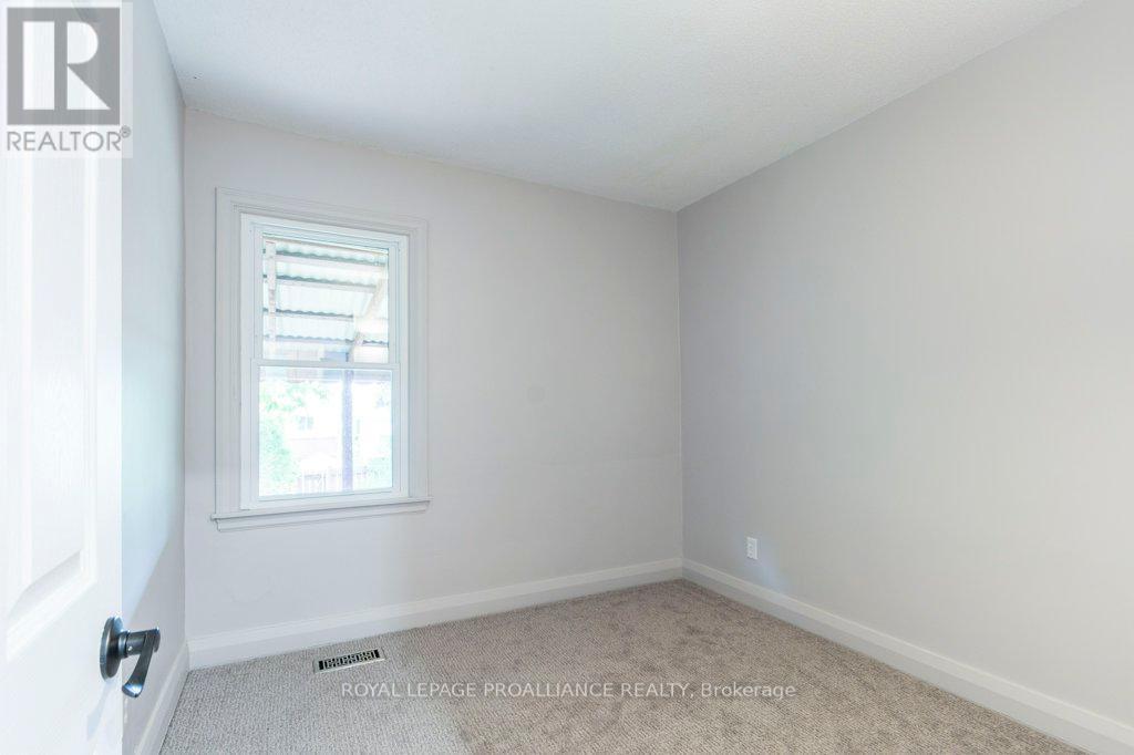 












66 KERR CRESCENT

,
Quinte West (Trenton Ward),




Ontario
K8V2W4


