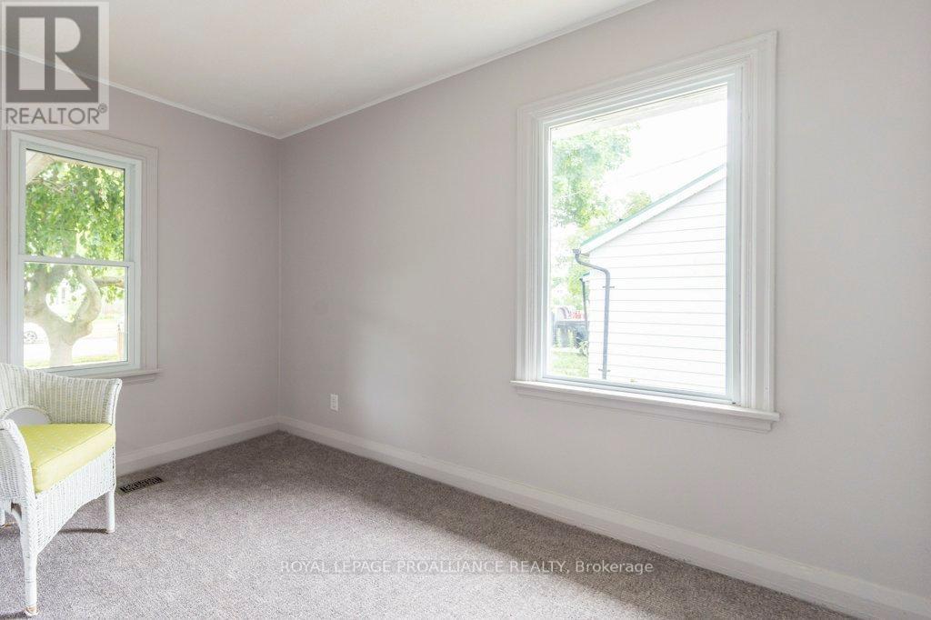 












66 KERR CRESCENT

,
Quinte West (Trenton Ward),




Ontario
K8V2W4

