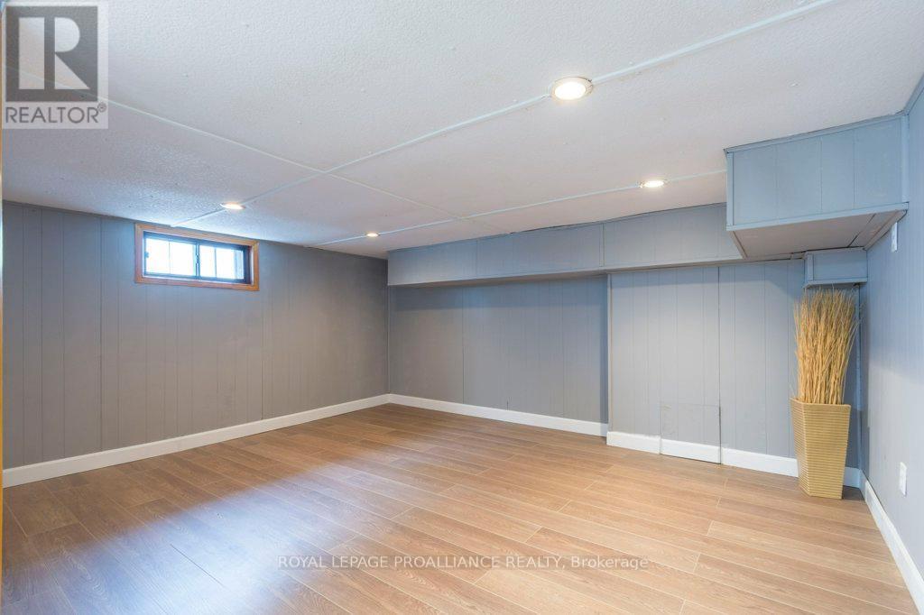 












66 KERR CRESCENT

,
Quinte West (Trenton Ward),




Ontario
K8V2W4

