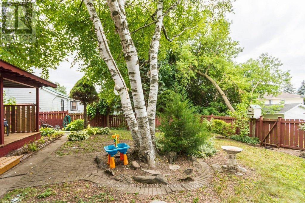 












66 KERR CRESCENT

,
Quinte West (Trenton Ward),




Ontario
K8V2W4

