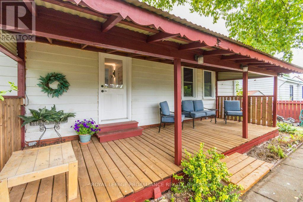 












66 KERR CRESCENT

,
Quinte West (Trenton Ward),




Ontario
K8V2W4

