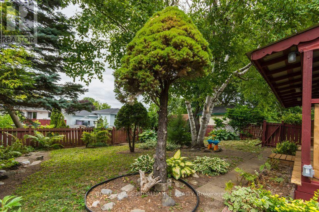 












66 KERR CRESCENT

,
Quinte West (Trenton Ward),




Ontario
K8V2W4

