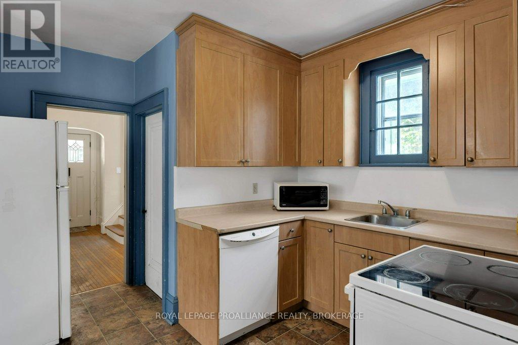 












515 VICTORIA STREET

,
Kingston (Central City East),




Ontario
K7L3Z9

