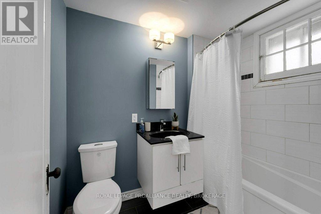 












515 VICTORIA STREET

,
Kingston (Central City East),




Ontario
K7L3Z9

