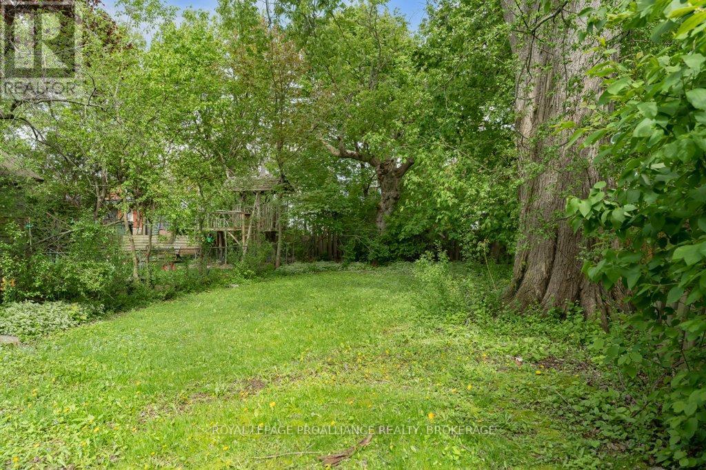 












515 VICTORIA STREET

,
Kingston (Central City East),




Ontario
K7L3Z9

