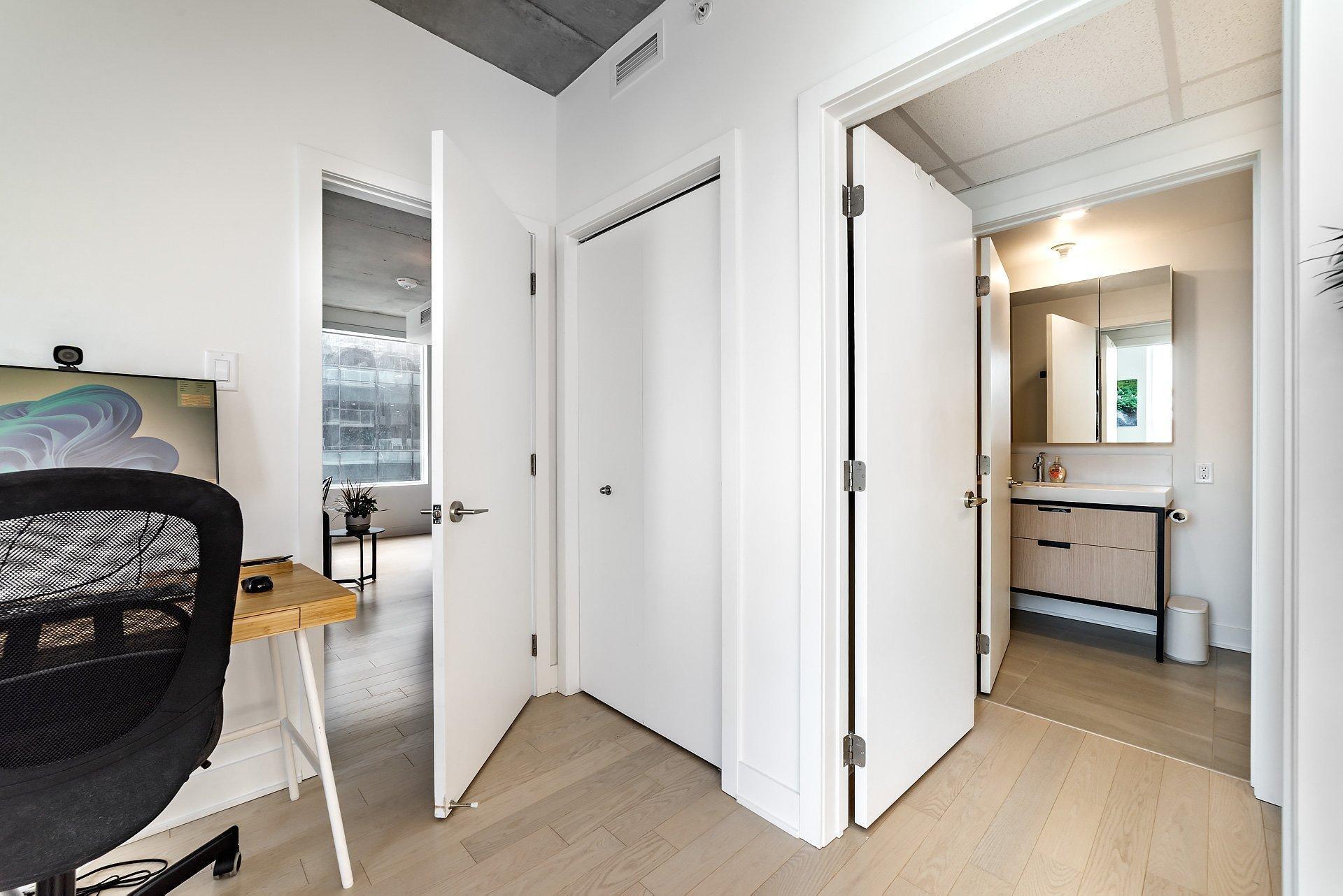 









60


Rue de l'Éclipse

, 1422,
Brossard,




QC
J4Z0T8


