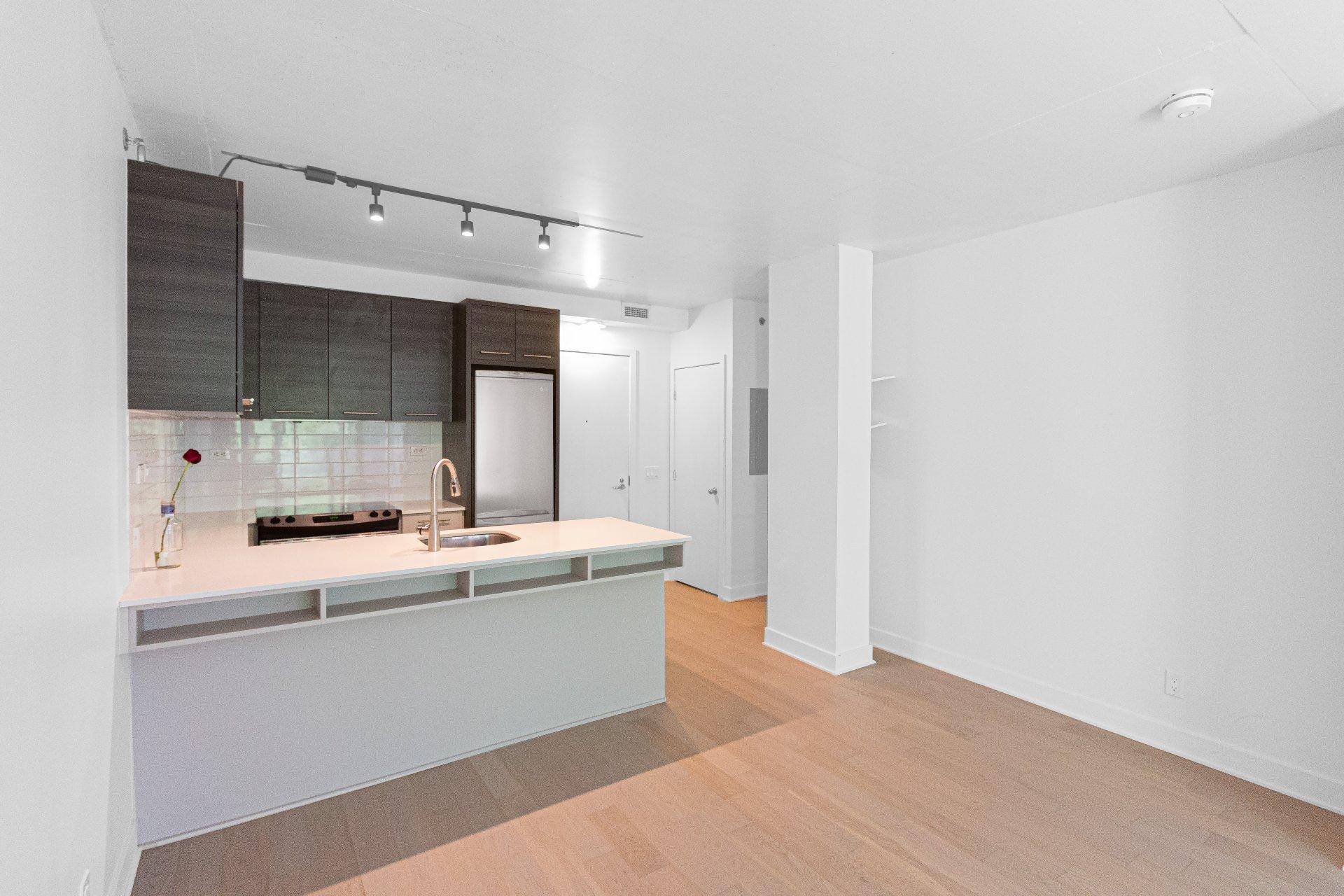 









1414


Rue Chomedey

, 310,
Montréal (Ville-Marie),




QC
H3H0A2

