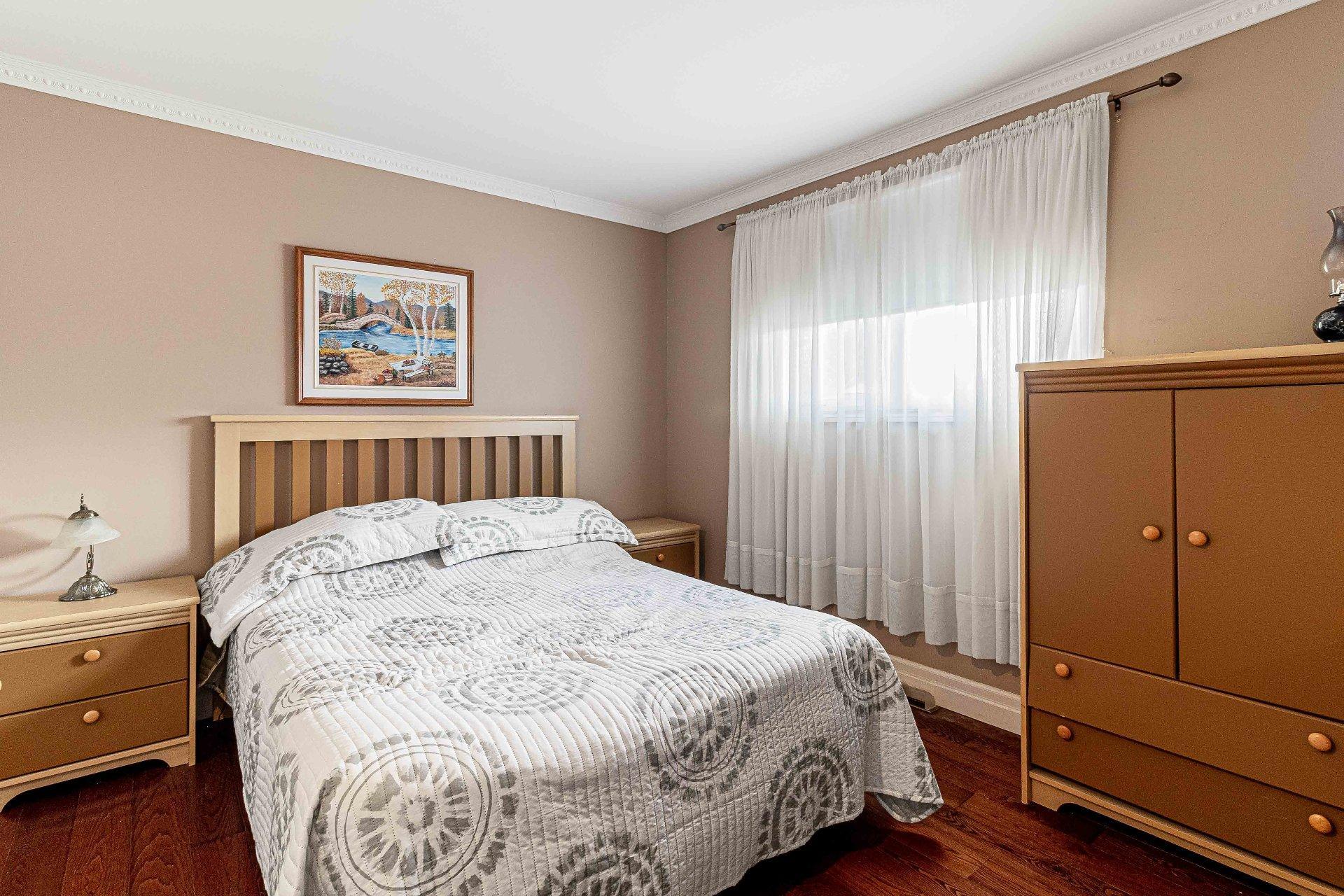 









76


Rue Bourassa

,
Granby,




QC
J2G6N2

