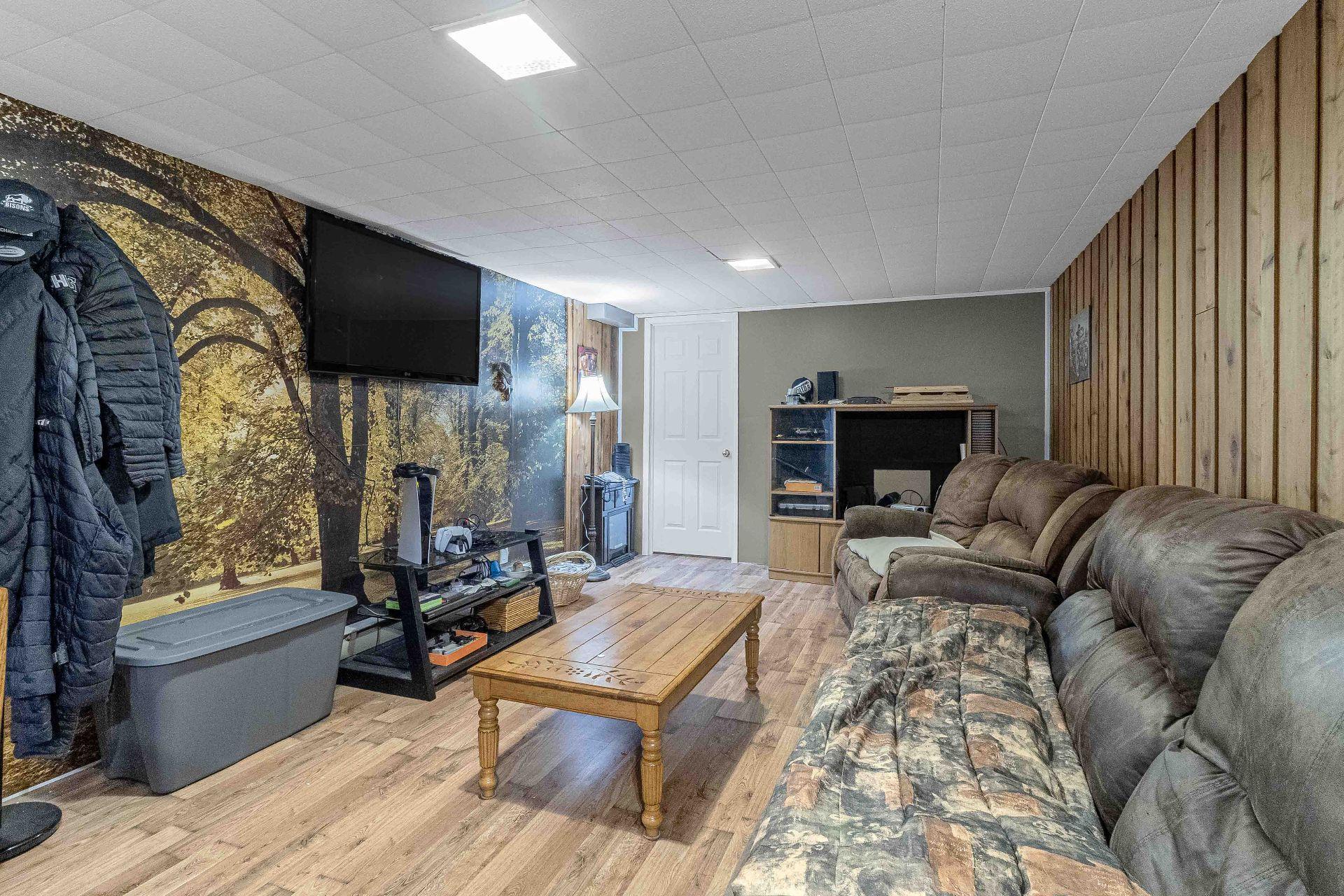 









76


Rue Bourassa

,
Granby,




QC
J2G6N2

