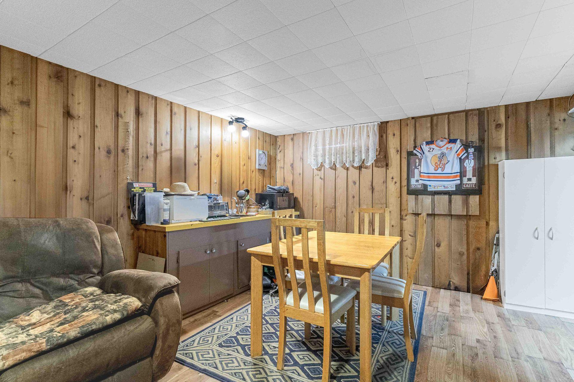 









76


Rue Bourassa

,
Granby,




QC
J2G6N2

