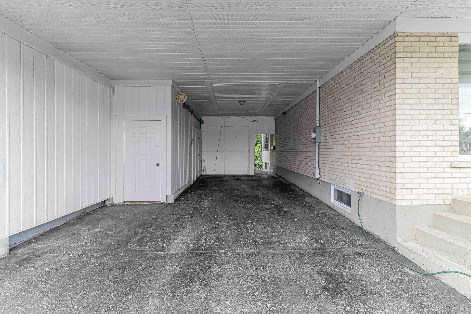 









76


Rue Bourassa

,
Granby,




QC
J2G6N2

