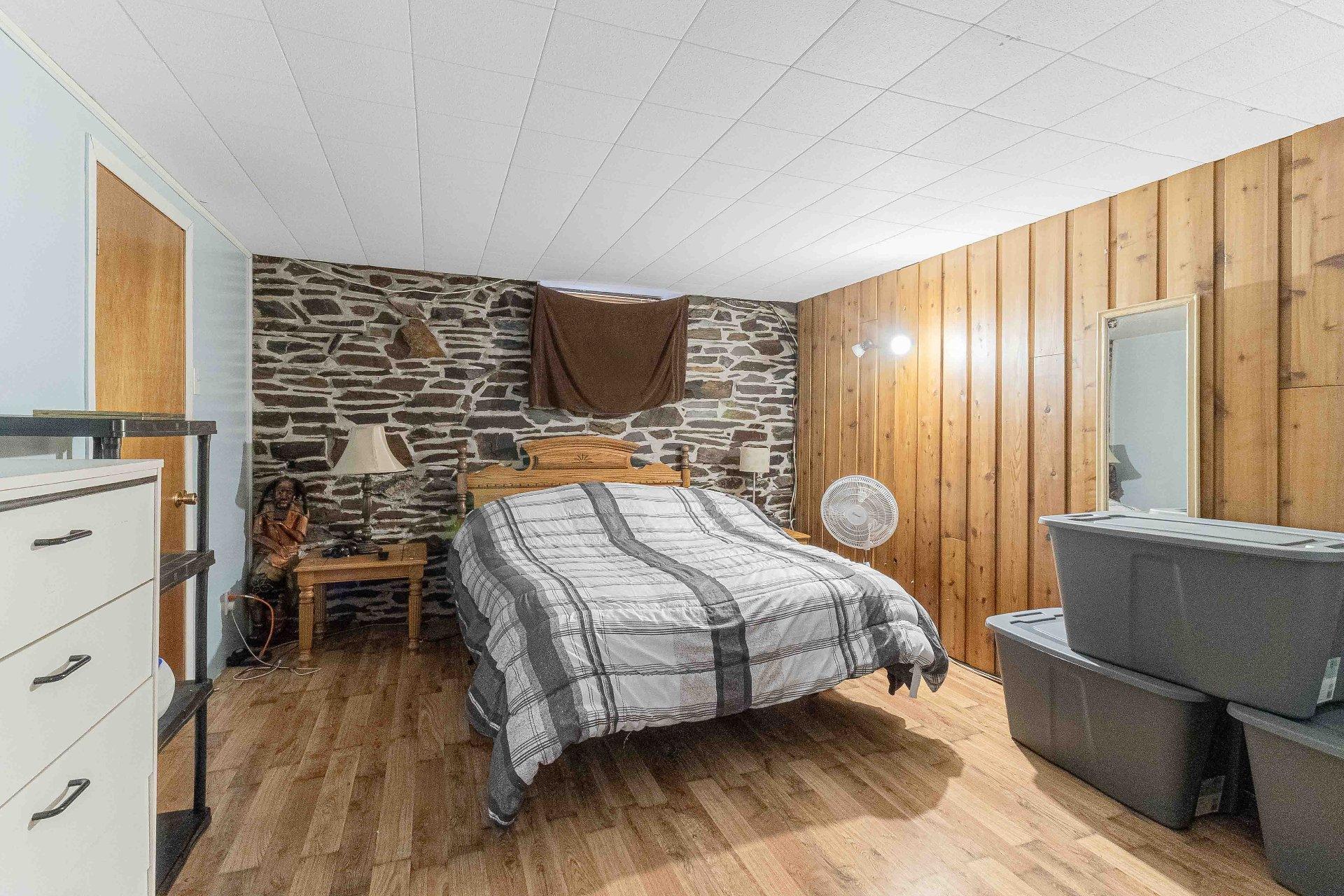 









76


Rue Bourassa

,
Granby,




QC
J2G6N2

