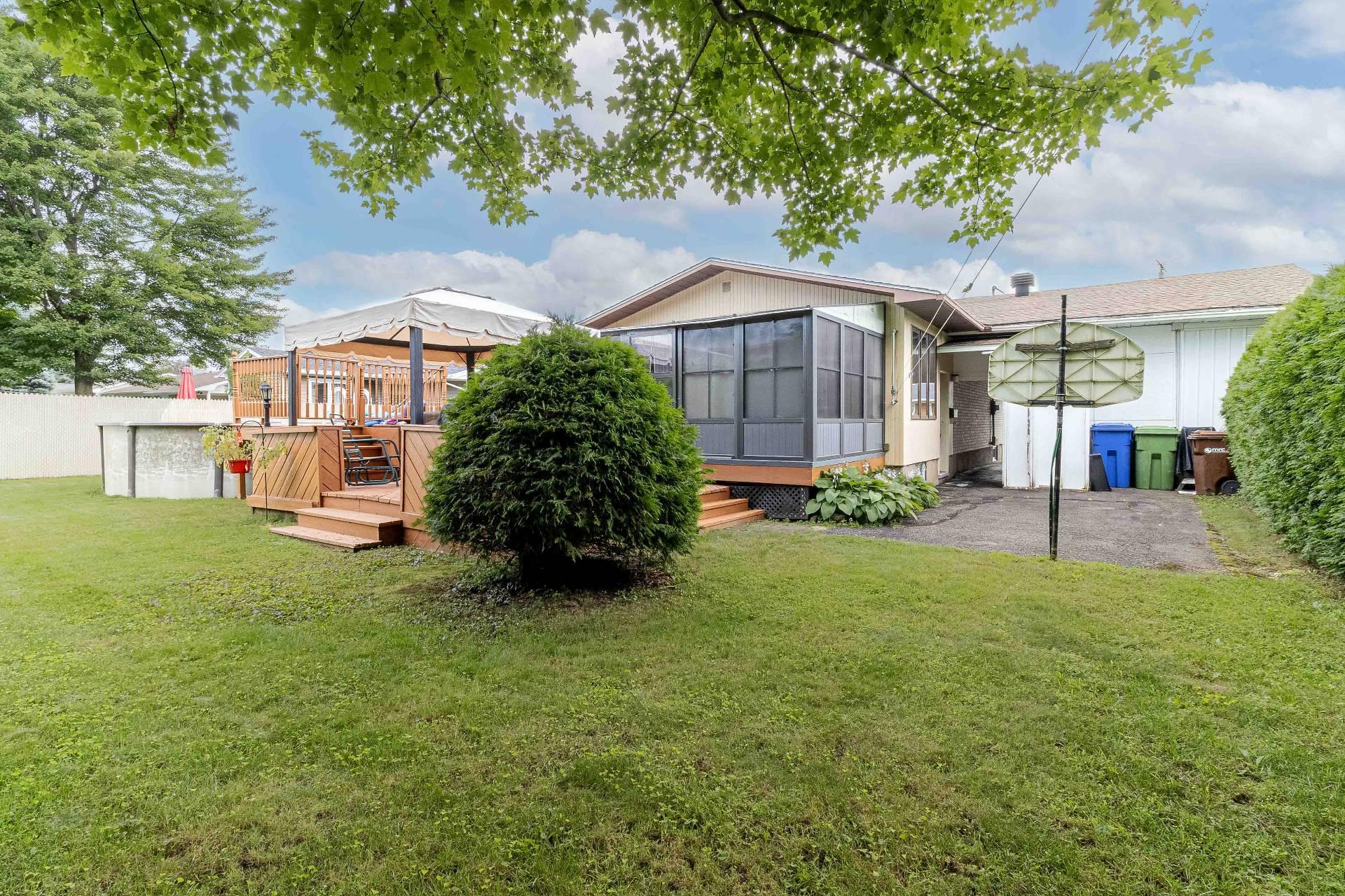 









76


Rue Bourassa

,
Granby,




QC
J2G6N2


