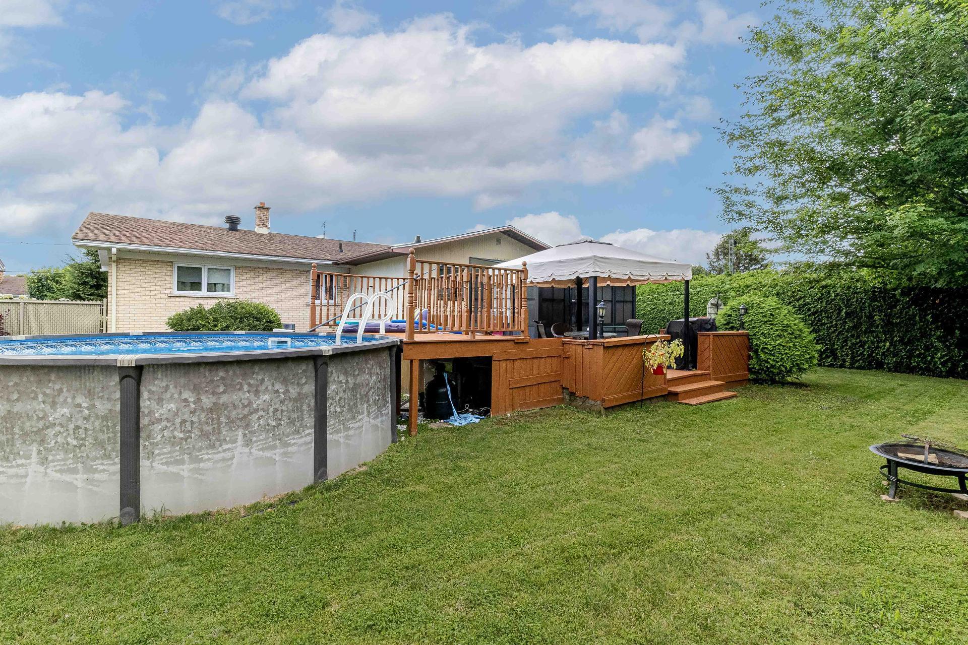 









76


Rue Bourassa

,
Granby,




QC
J2G6N2

