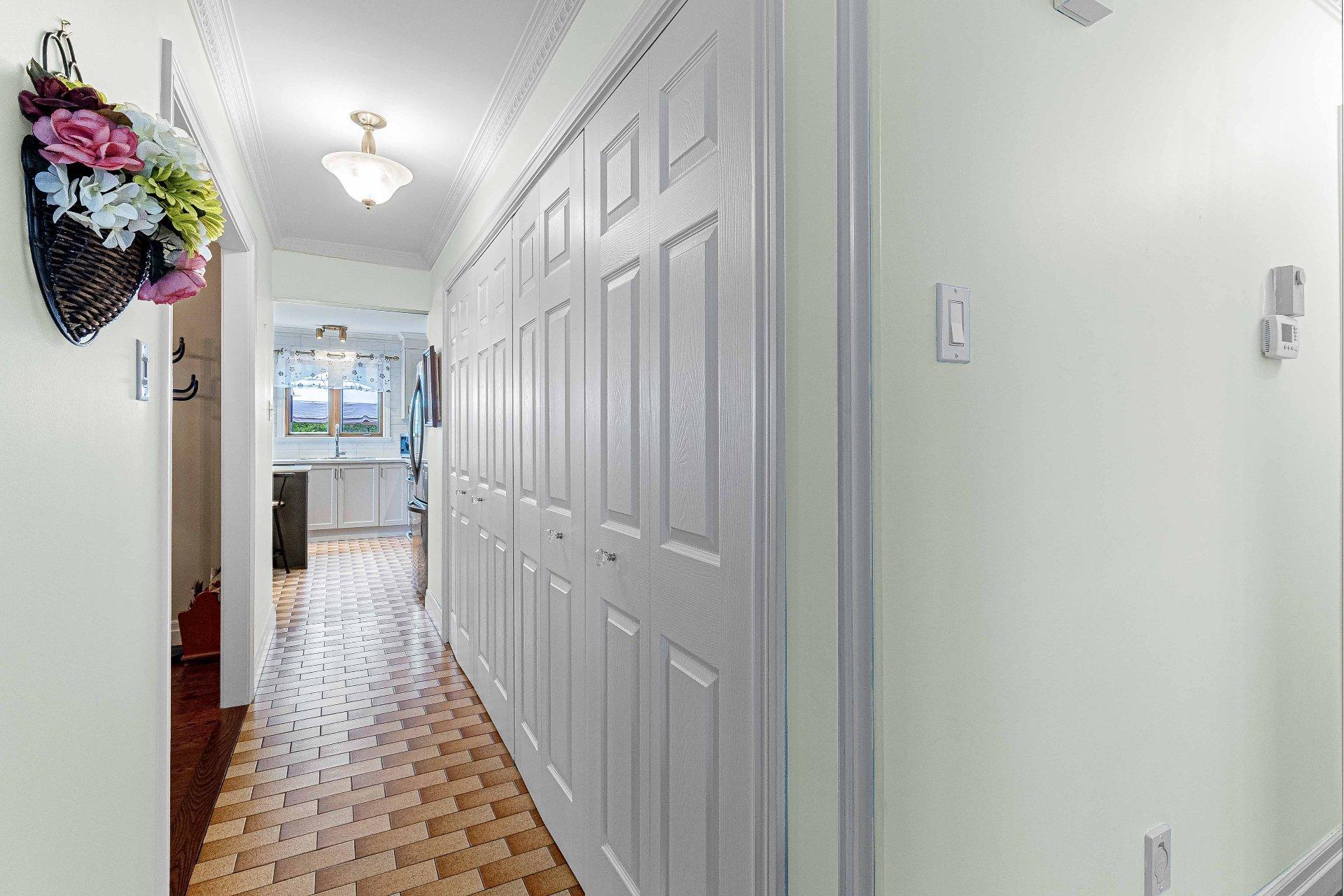









76


Rue Bourassa

,
Granby,




QC
J2G6N2

