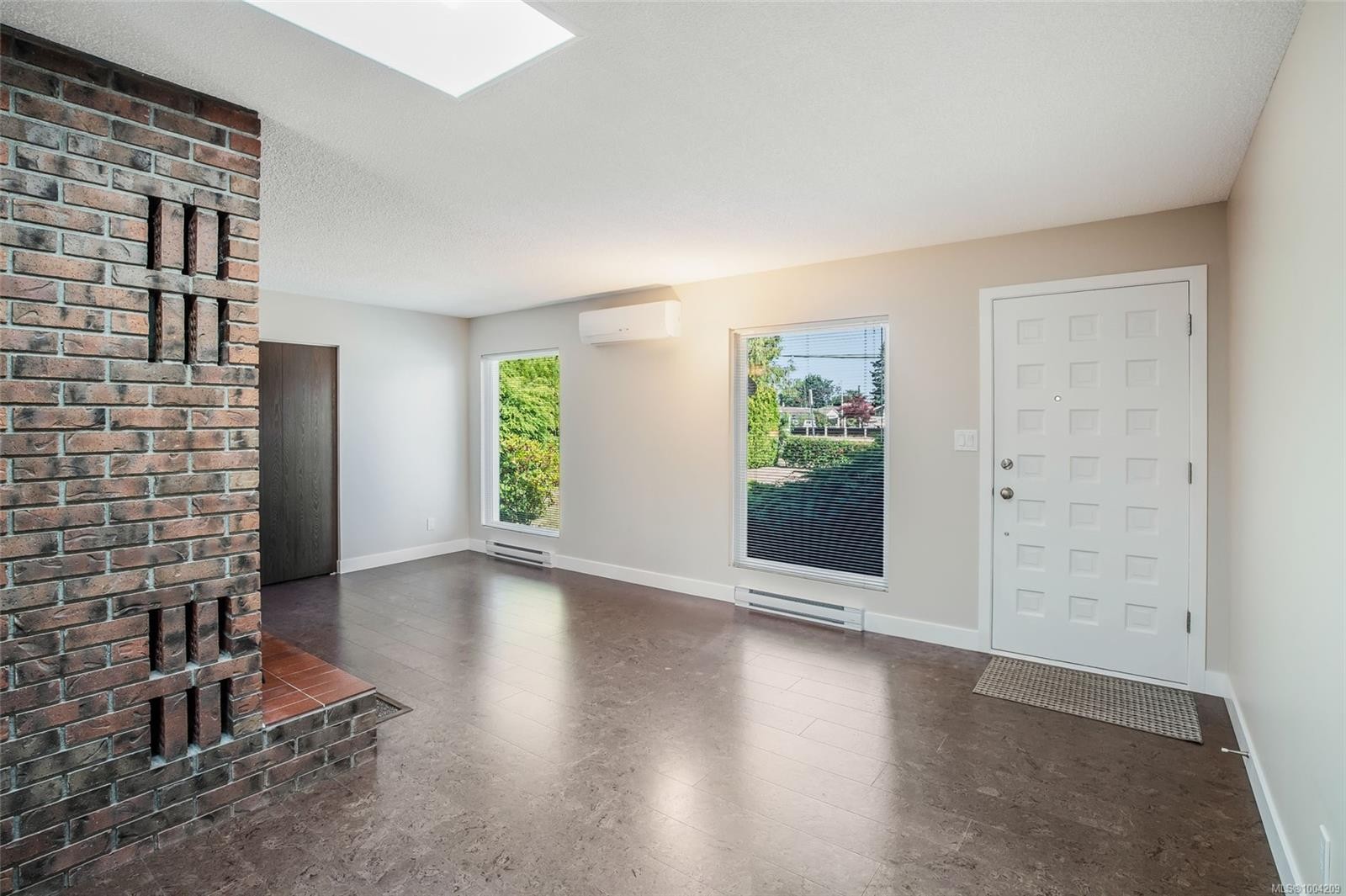 









572


Morison

Ave,
Parksville,




BC
V9P 1H4

