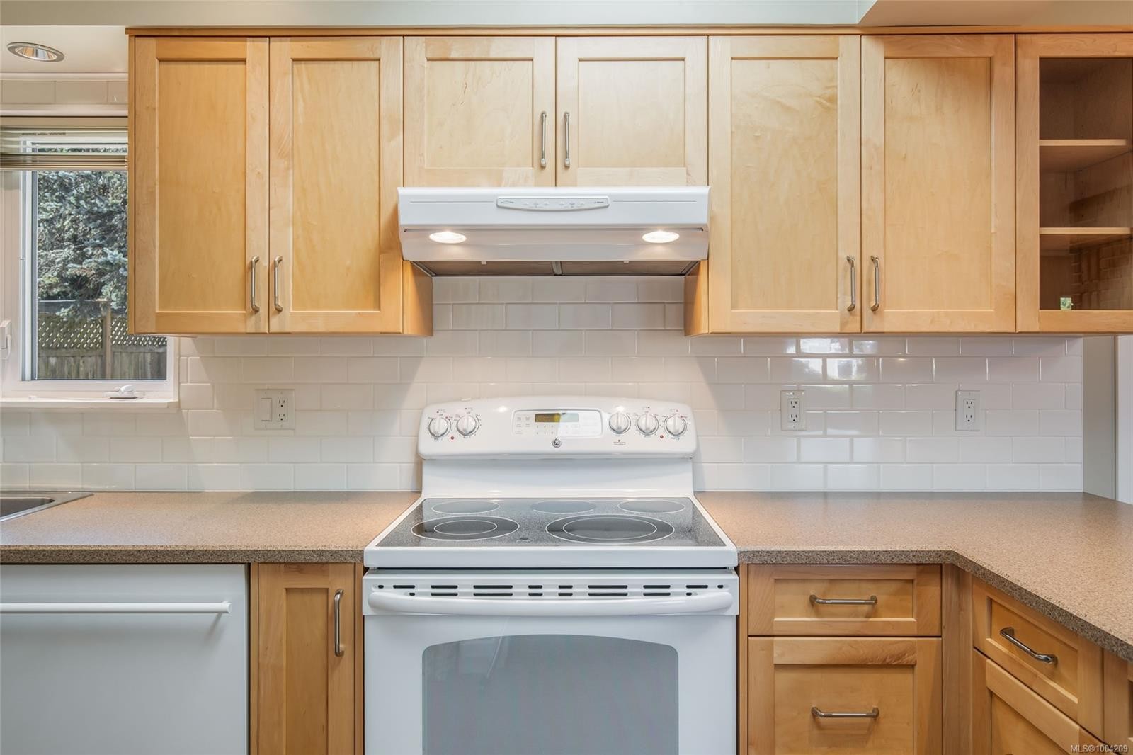 









572


Morison

Ave,
Parksville,




BC
V9P 1H4


