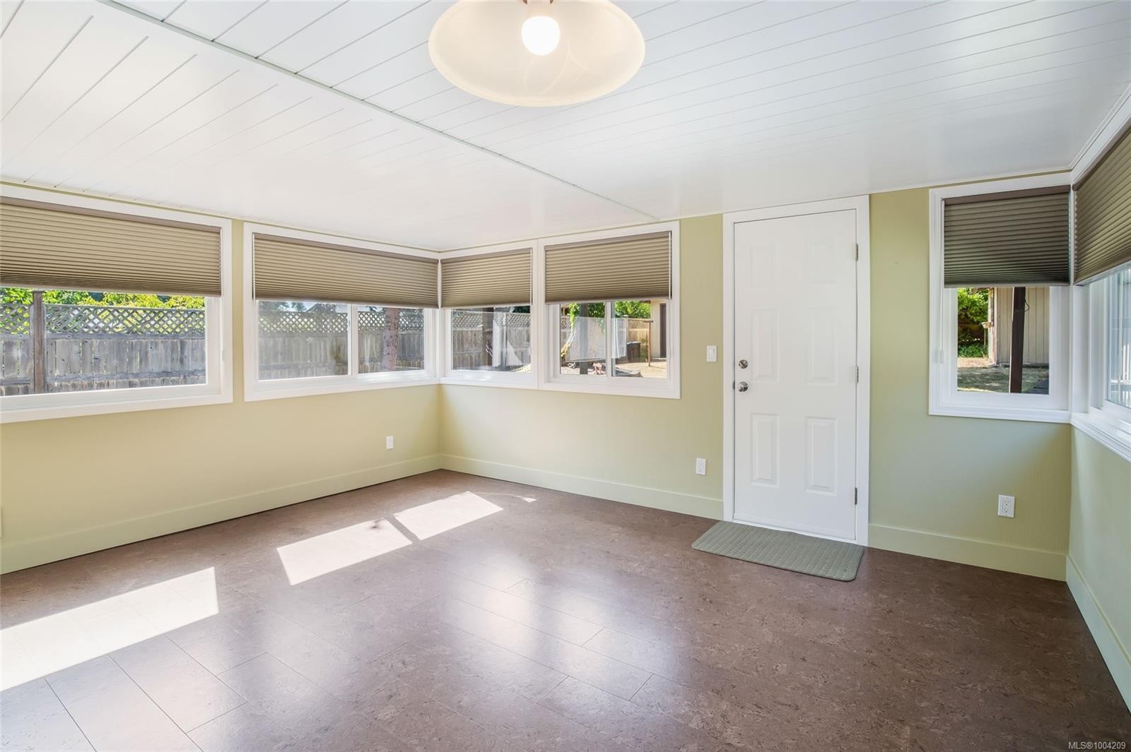









572


Morison

Ave,
Parksville,




BC
V9P 1H4

