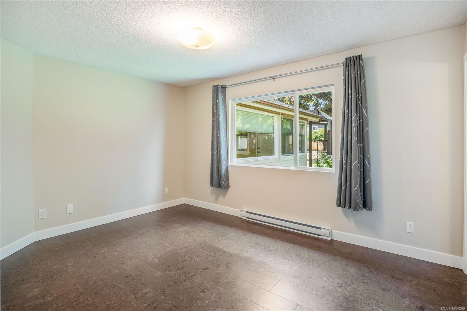 









572


Morison

Ave,
Parksville,




BC
V9P 1H4

