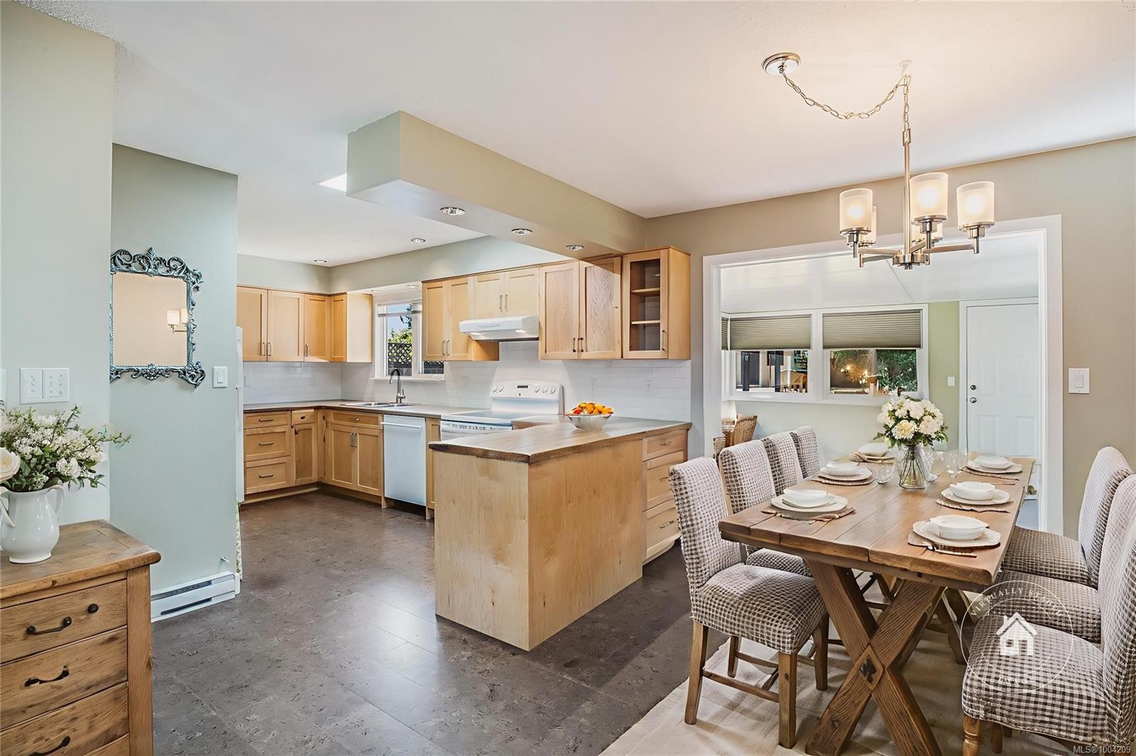 









572


Morison

Ave,
Parksville,




BC
V9P 1H4


