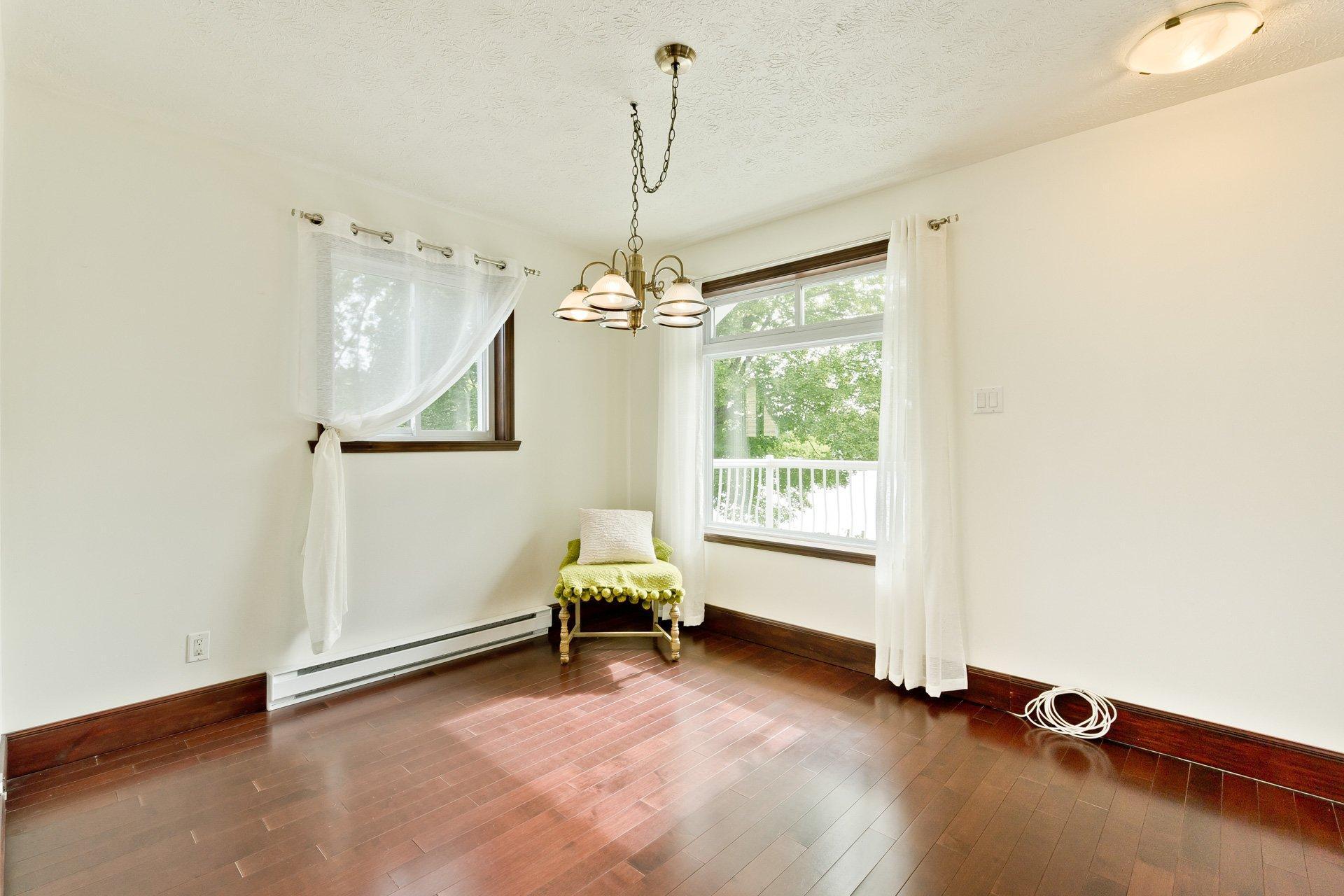 









195


Rue Fontaine

,
Saint-Denis-de-Brompton,




QC
J0B2P0

