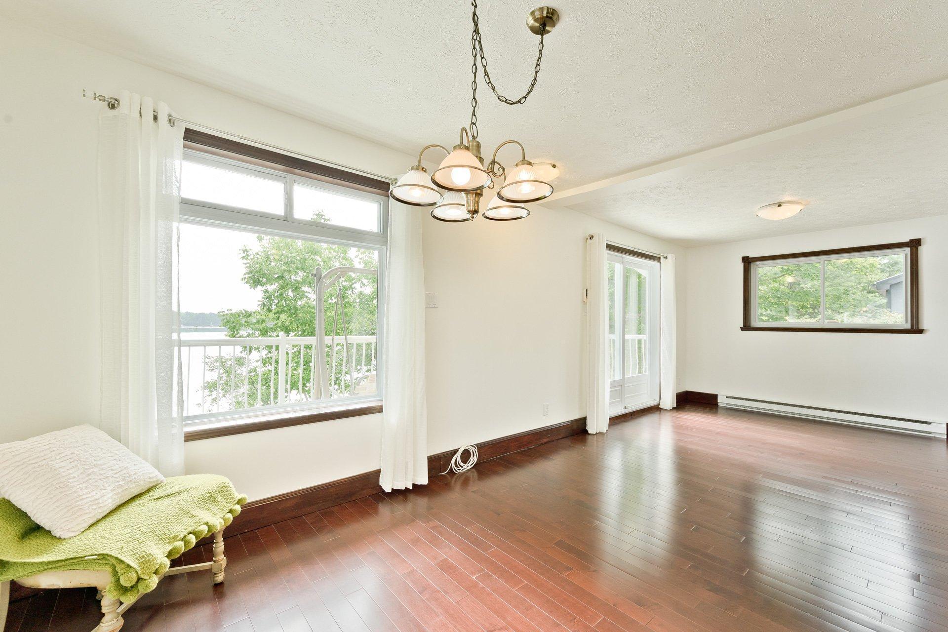 









195


Rue Fontaine

,
Saint-Denis-de-Brompton,




QC
J0B2P0


