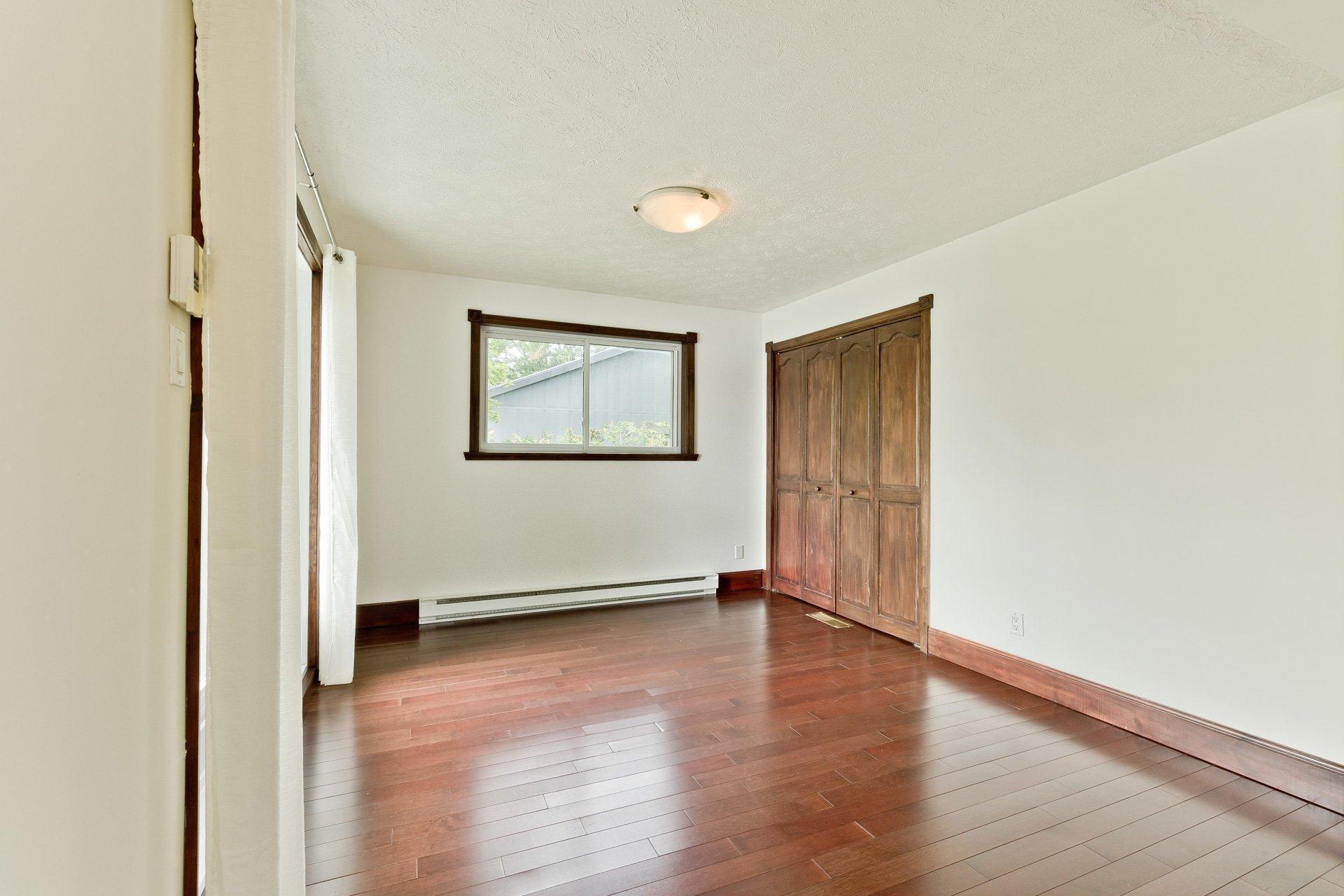 









195


Rue Fontaine

,
Saint-Denis-de-Brompton,




QC
J0B2P0

