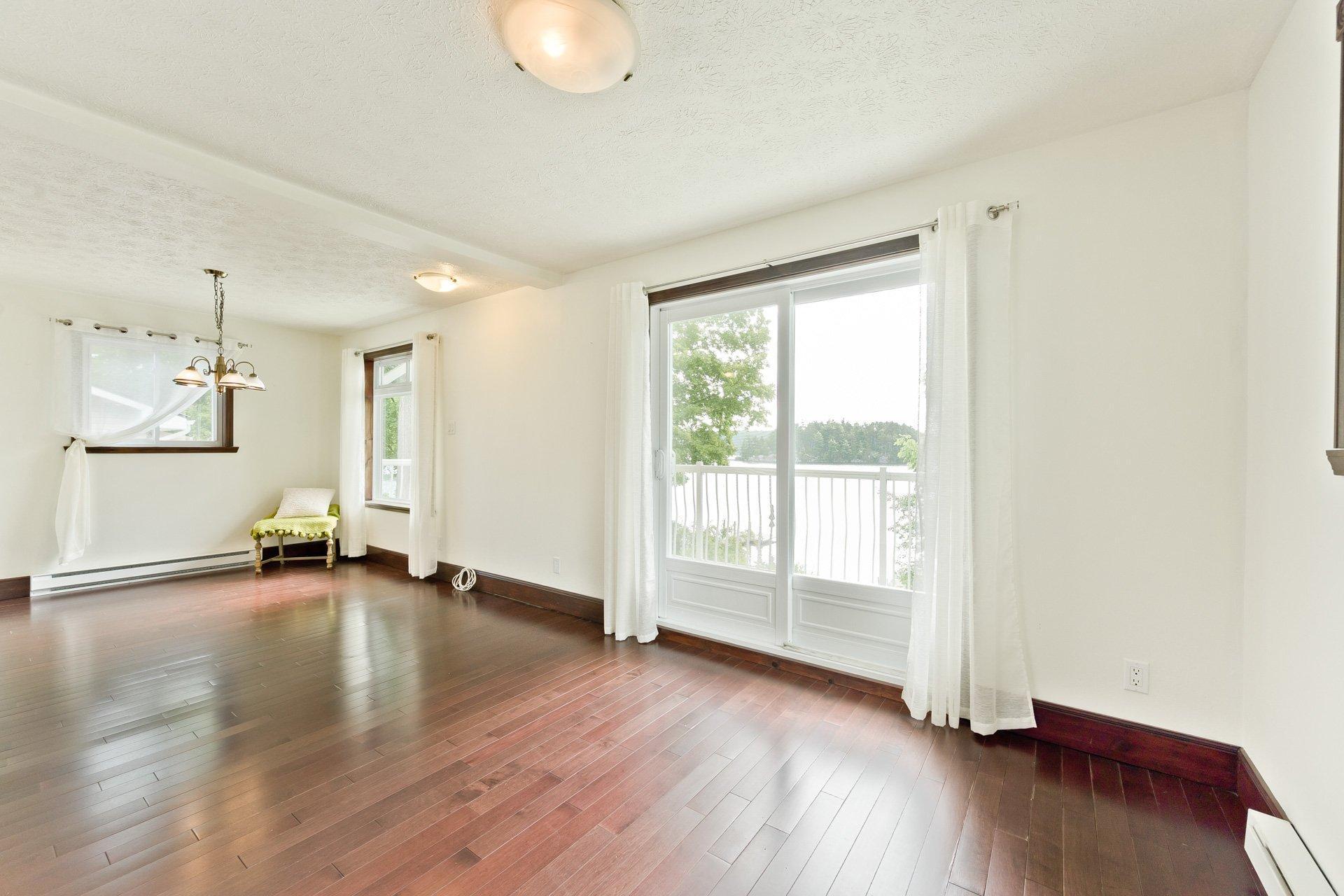 









195


Rue Fontaine

,
Saint-Denis-de-Brompton,




QC
J0B2P0

