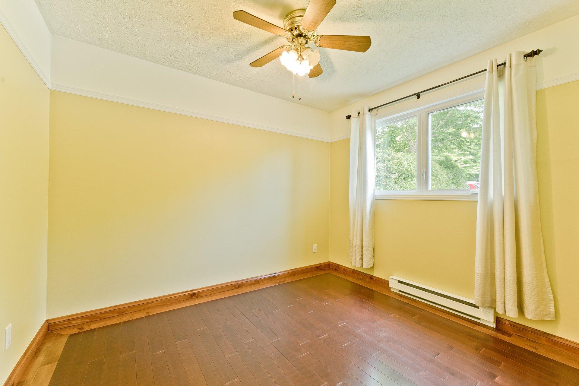 









195


Rue Fontaine

,
Saint-Denis-de-Brompton,




QC
J0B2P0

