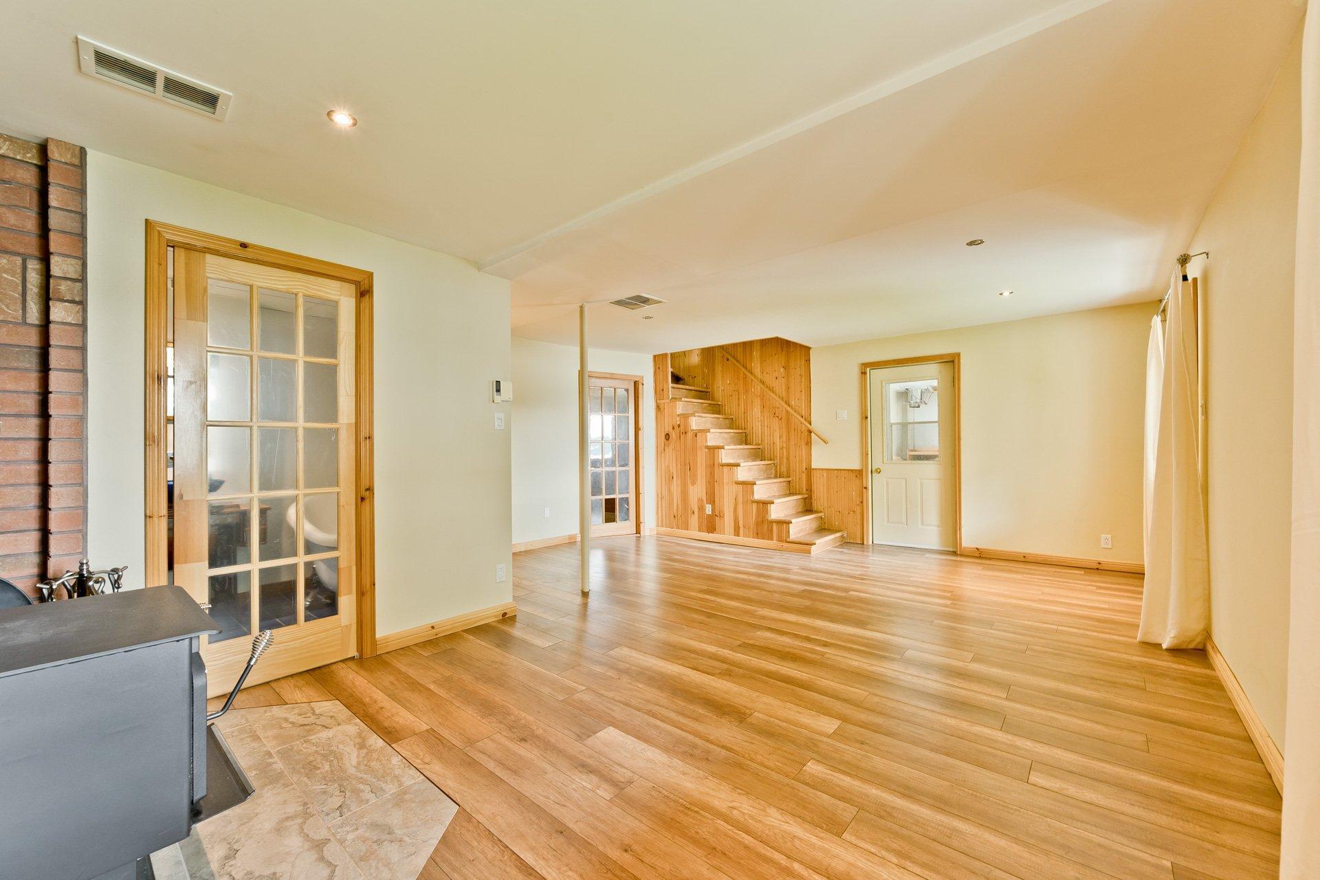 









195


Rue Fontaine

,
Saint-Denis-de-Brompton,




QC
J0B2P0

