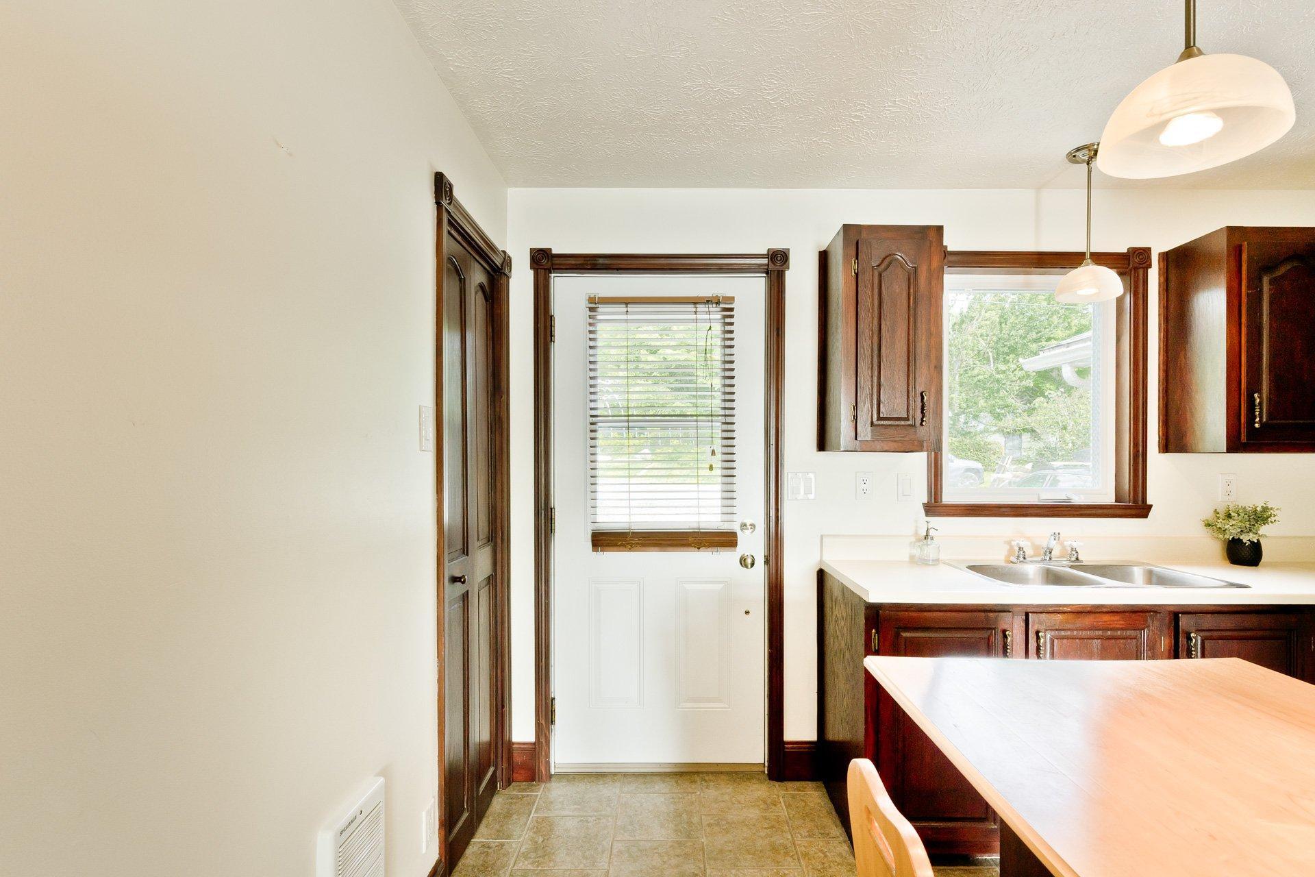 









195


Rue Fontaine

,
Saint-Denis-de-Brompton,




QC
J0B2P0

