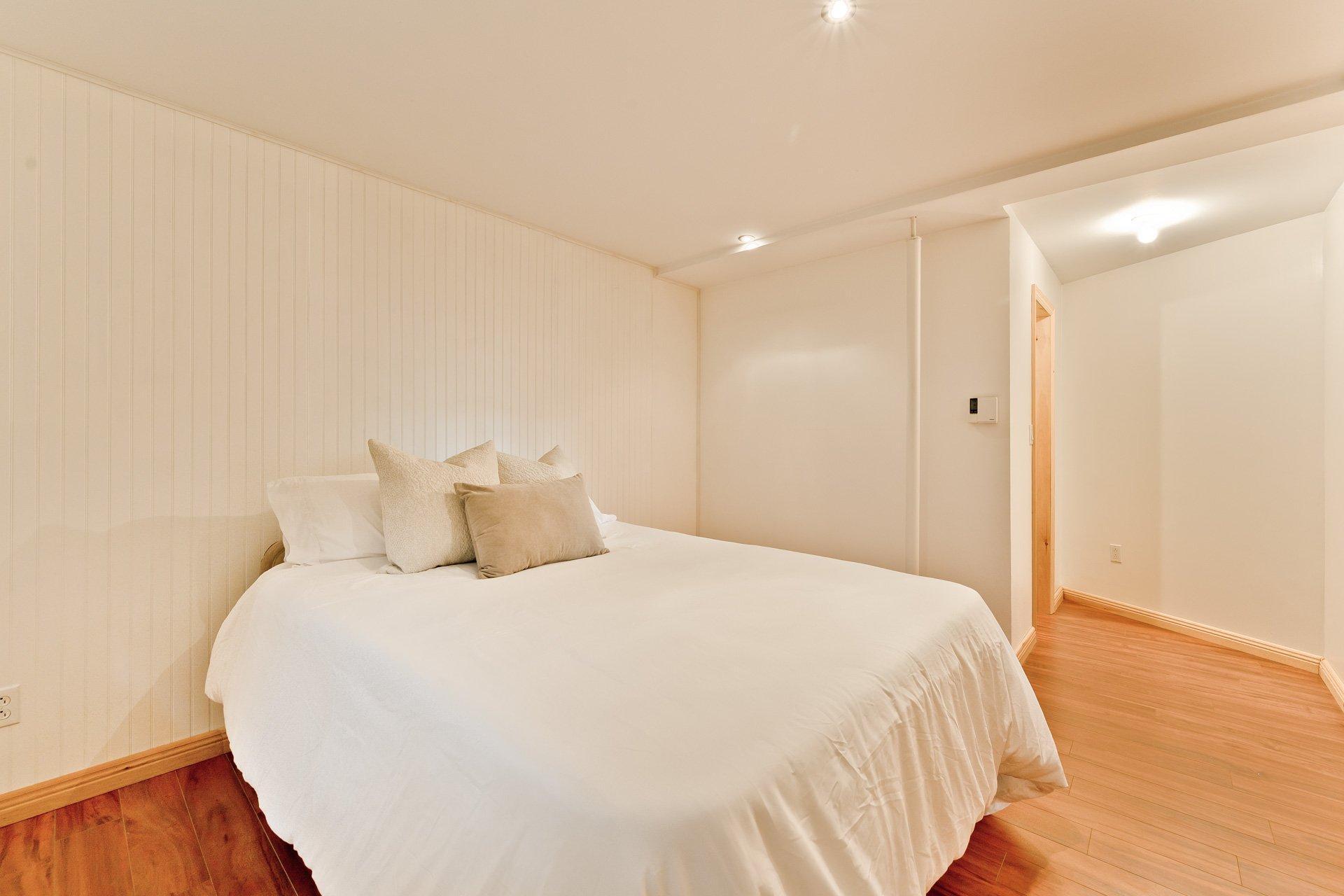 









195


Rue Fontaine

,
Saint-Denis-de-Brompton,




QC
J0B2P0


