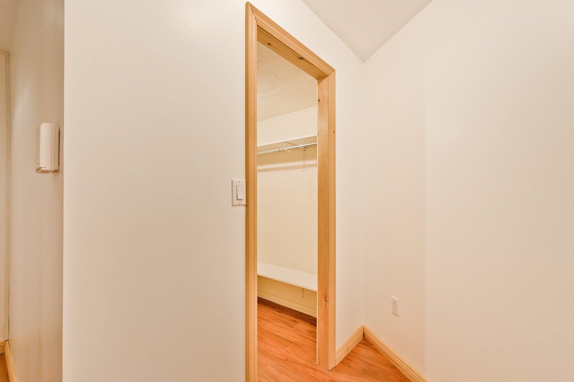 









195


Rue Fontaine

,
Saint-Denis-de-Brompton,




QC
J0B2P0

