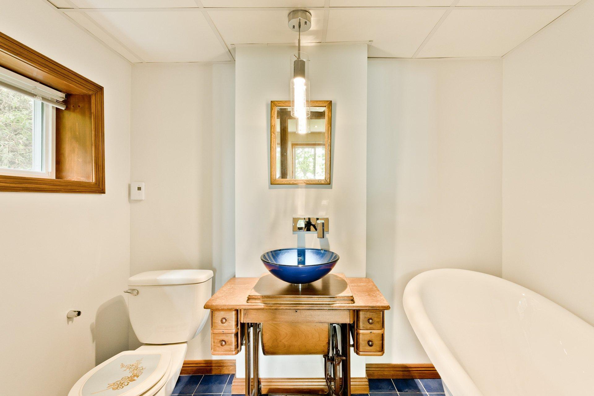 









195


Rue Fontaine

,
Saint-Denis-de-Brompton,




QC
J0B2P0

