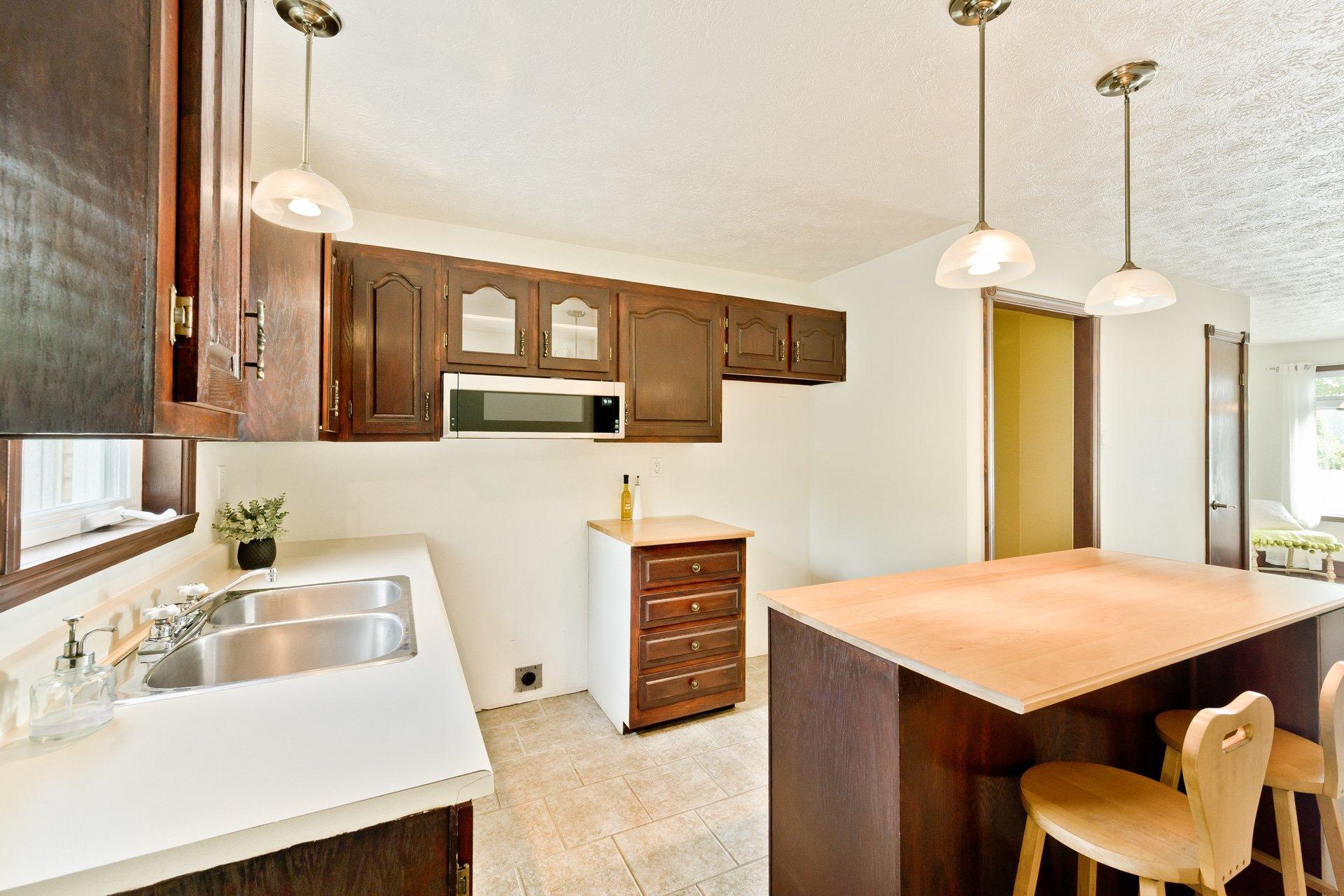 









195


Rue Fontaine

,
Saint-Denis-de-Brompton,




QC
J0B2P0


