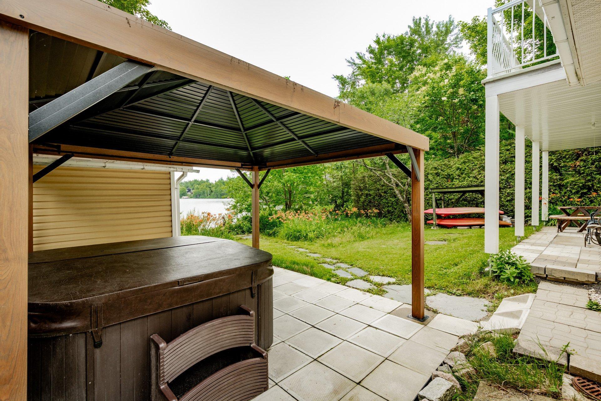









195


Rue Fontaine

,
Saint-Denis-de-Brompton,




QC
J0B2P0

