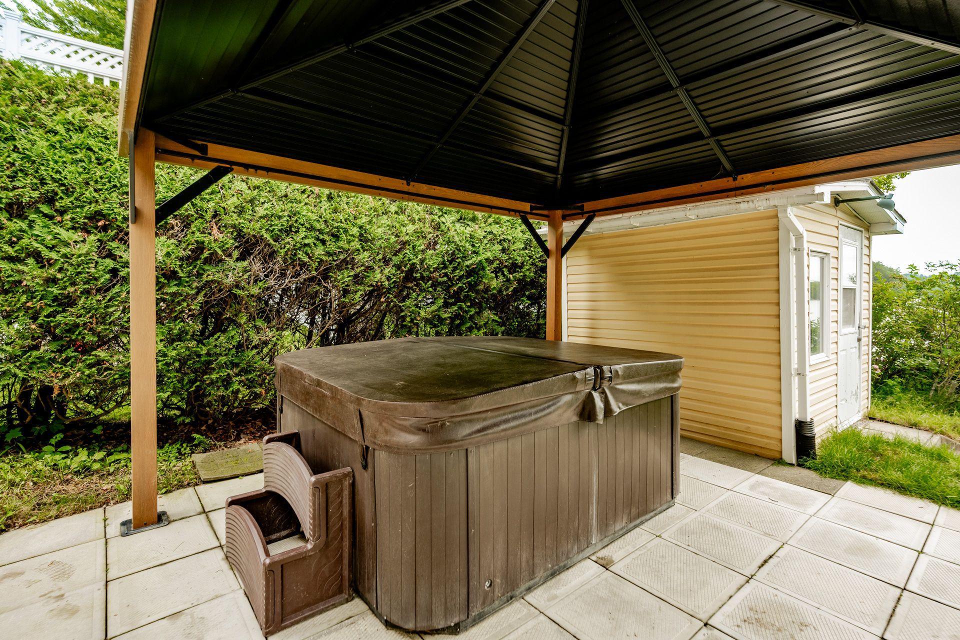 









195


Rue Fontaine

,
Saint-Denis-de-Brompton,




QC
J0B2P0

