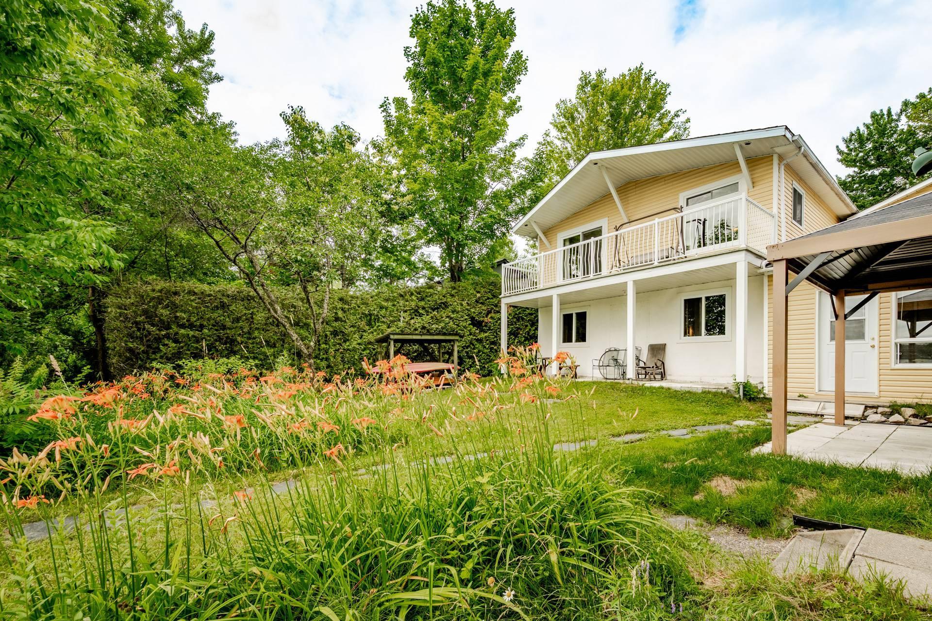 









195


Rue Fontaine

,
Saint-Denis-de-Brompton,




QC
J0B2P0

