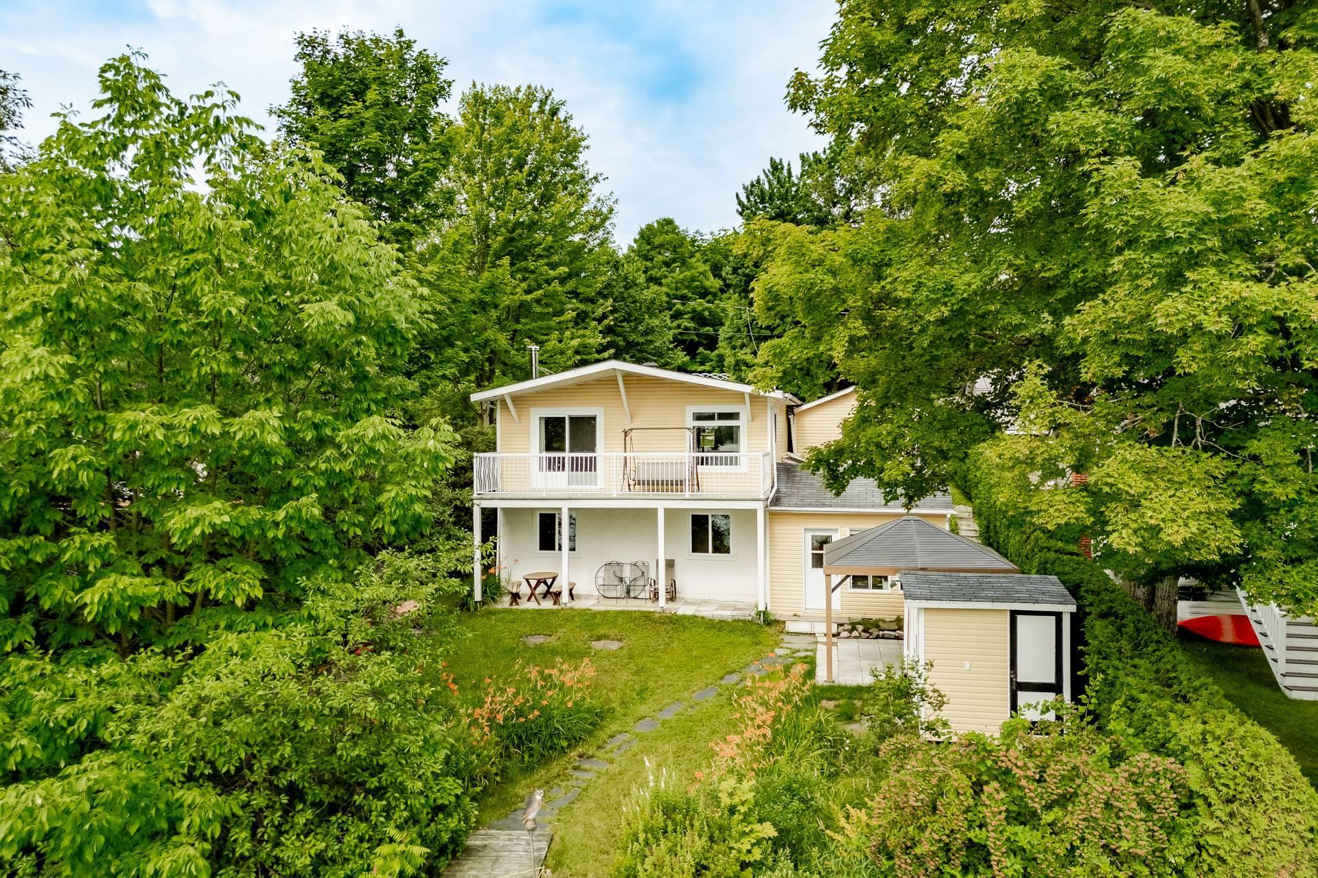 









195


Rue Fontaine

,
Saint-Denis-de-Brompton,




QC
J0B2P0


