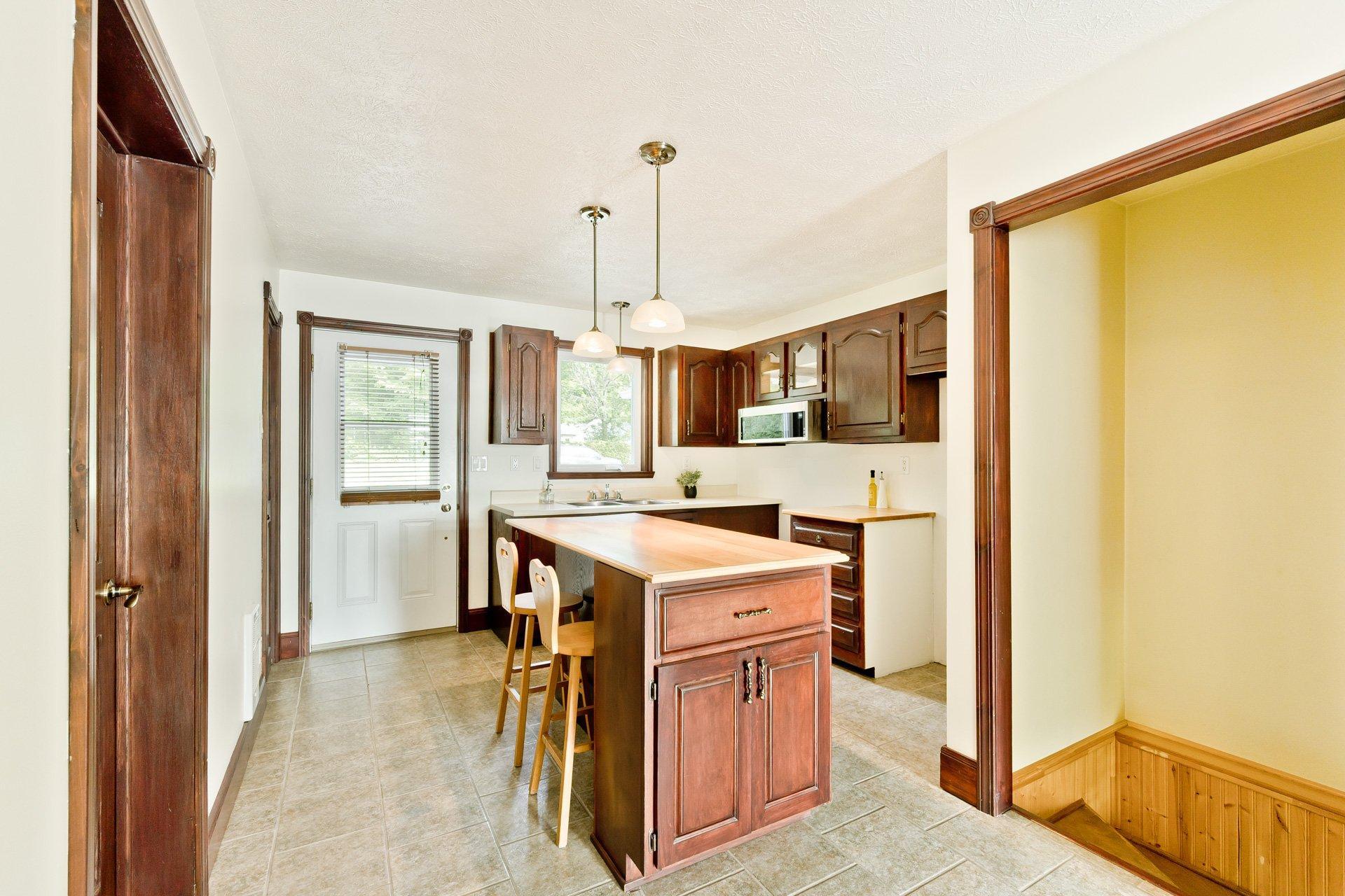 









195


Rue Fontaine

,
Saint-Denis-de-Brompton,




QC
J0B2P0

