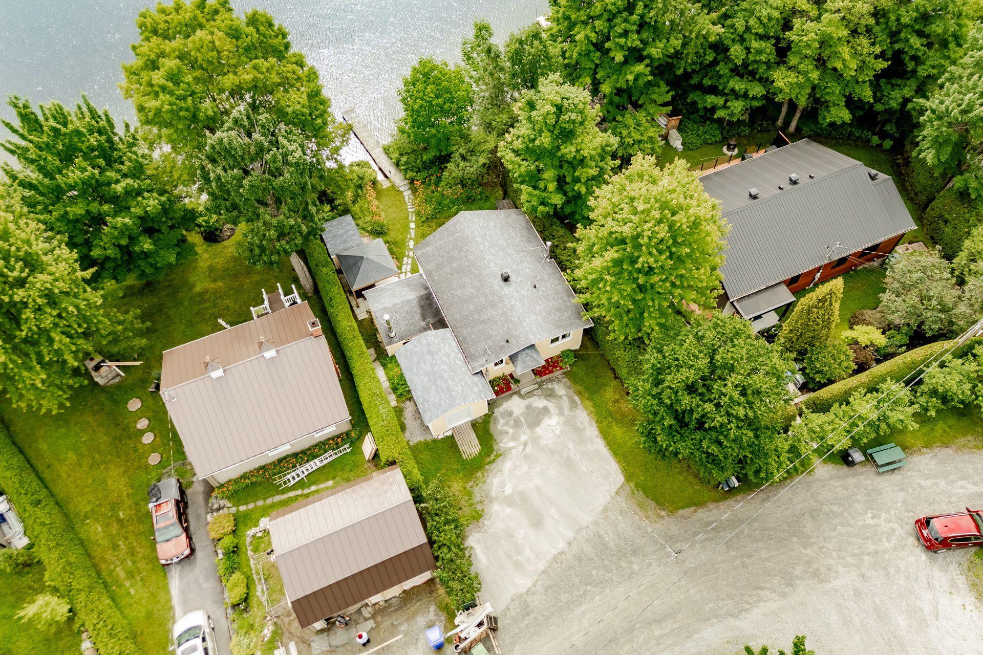 









195


Rue Fontaine

,
Saint-Denis-de-Brompton,




QC
J0B2P0


