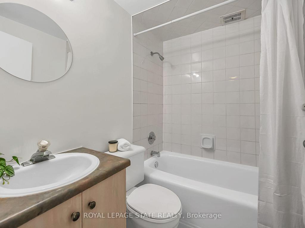









81


Charlton

Avenue East, 702,
Hamilton,




ON
L8N 1Y7

