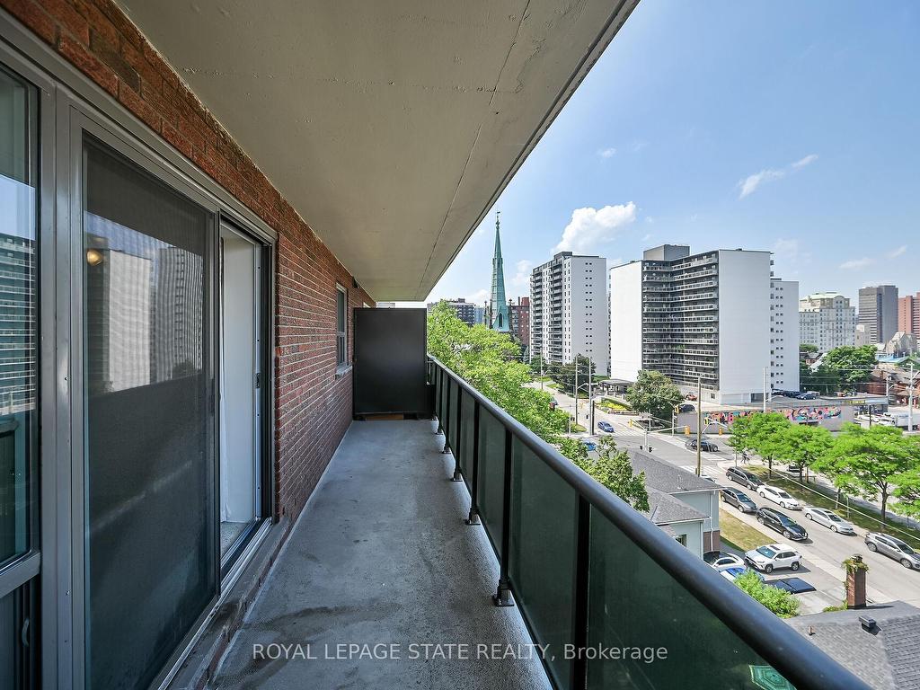 









81


Charlton

Avenue East, 702,
Hamilton,




ON
L8N 1Y7

