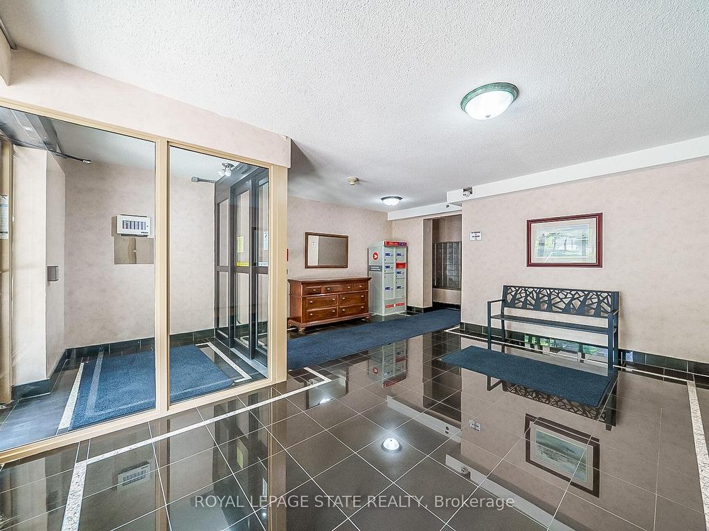 









81


Charlton

Avenue East, 702,
Hamilton,




ON
L8N 1Y7

