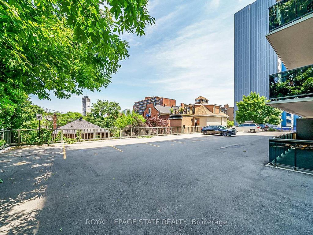 









81


Charlton

Avenue East, 702,
Hamilton,




ON
L8N 1Y7

