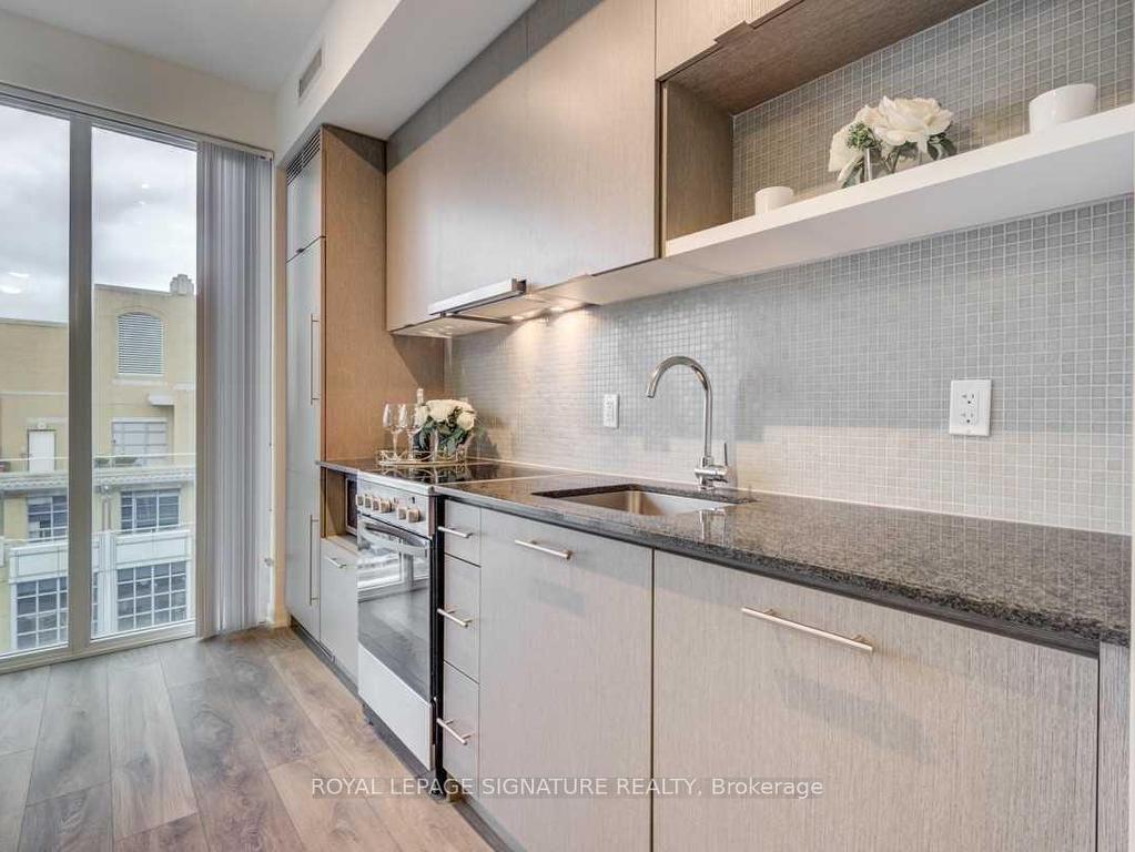 









435


Richmond

Street West, PH101,
Toronto,




ON
M5V 0N3

