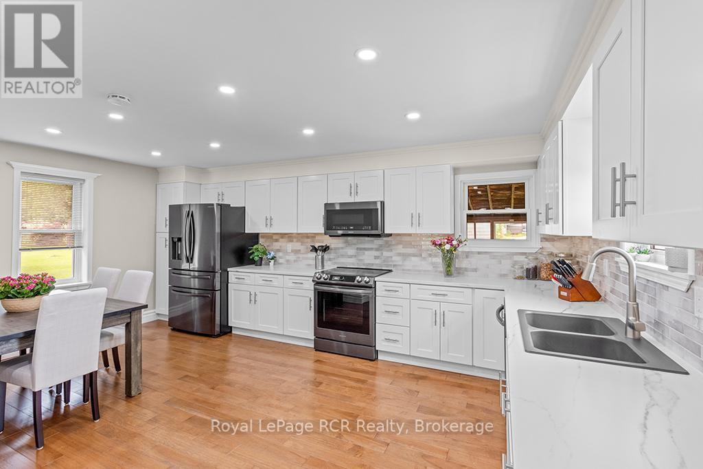 












524 SCOTT STREET

,
South Bruce Peninsula,




Ontario
N0H2T0

