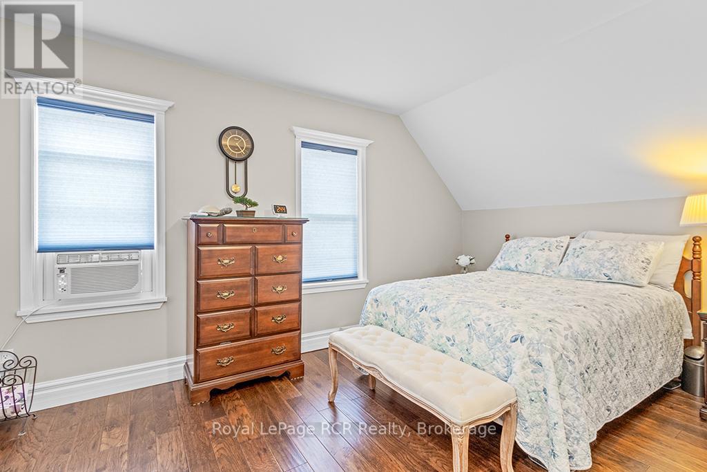 












524 SCOTT STREET

,
South Bruce Peninsula,




Ontario
N0H2T0

