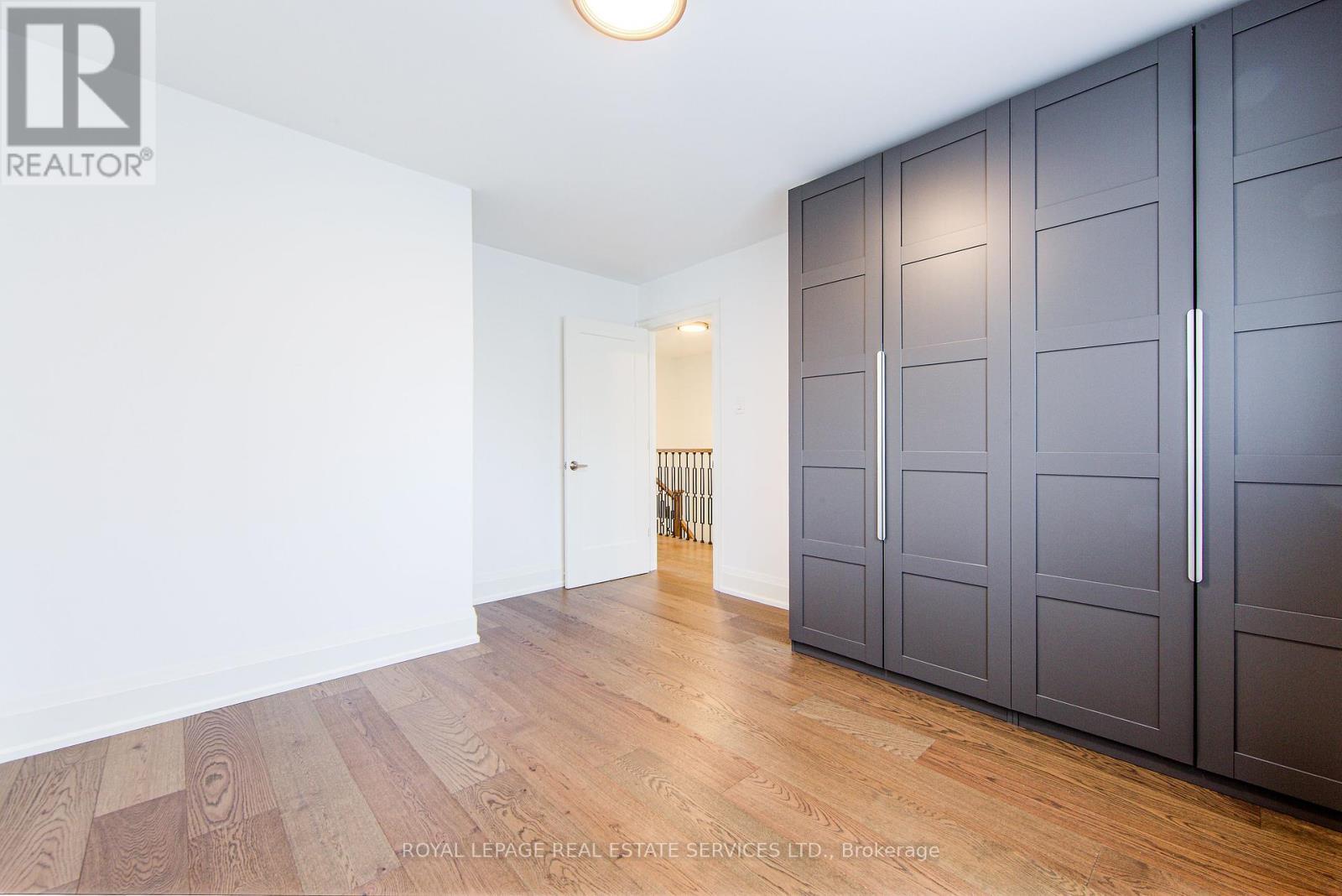 












27 POPLAR CRESCENT

,
Aurora,




Ontario
L4G3M4

