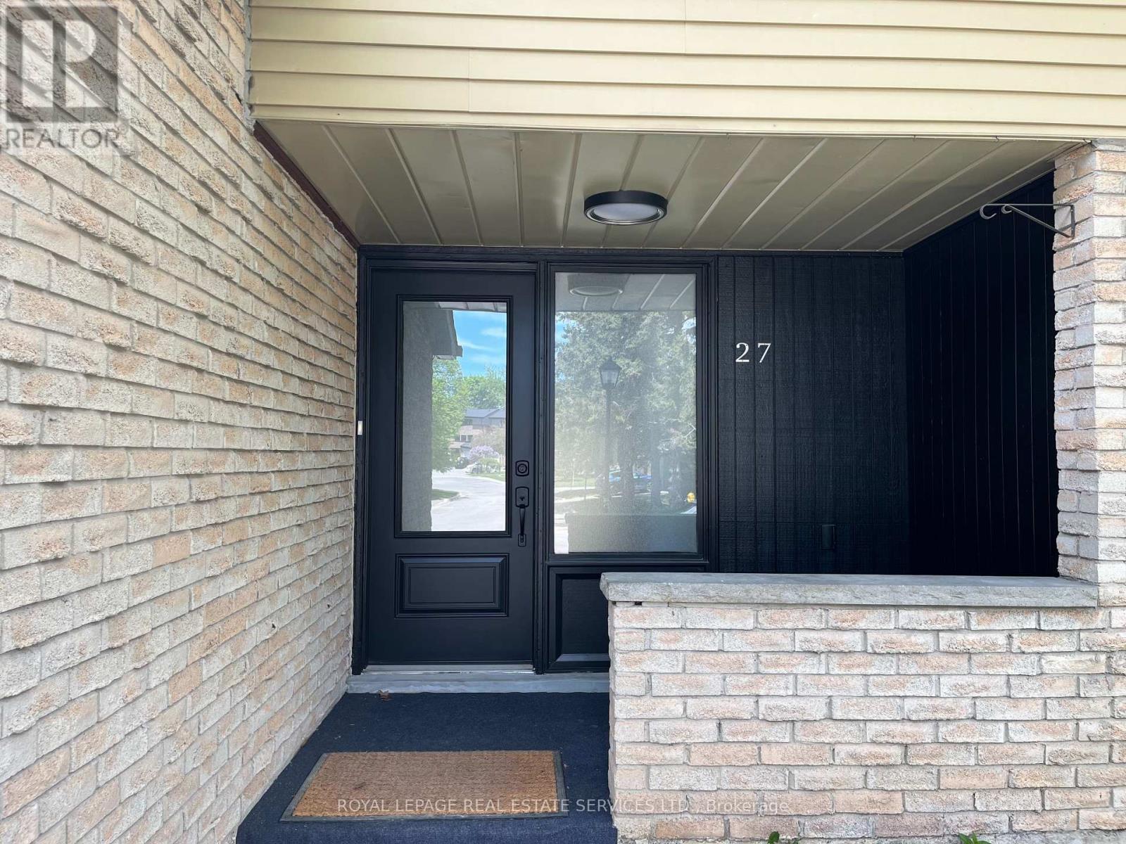 












27 POPLAR CRESCENT

,
Aurora,




Ontario
L4G3M4

